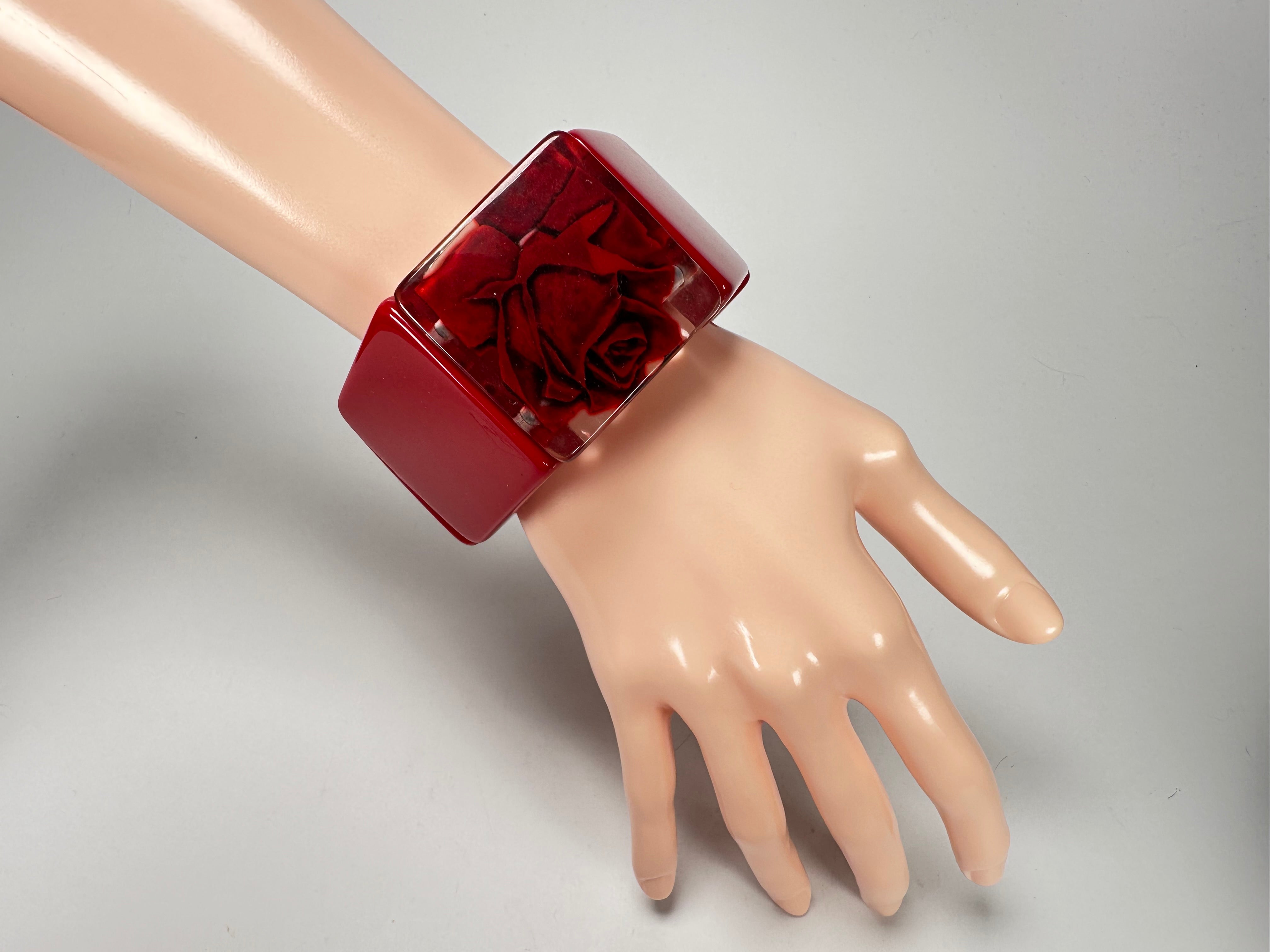 Sobral - Roses "Negra" Elasticated Resin Bracelet ( 004397 )