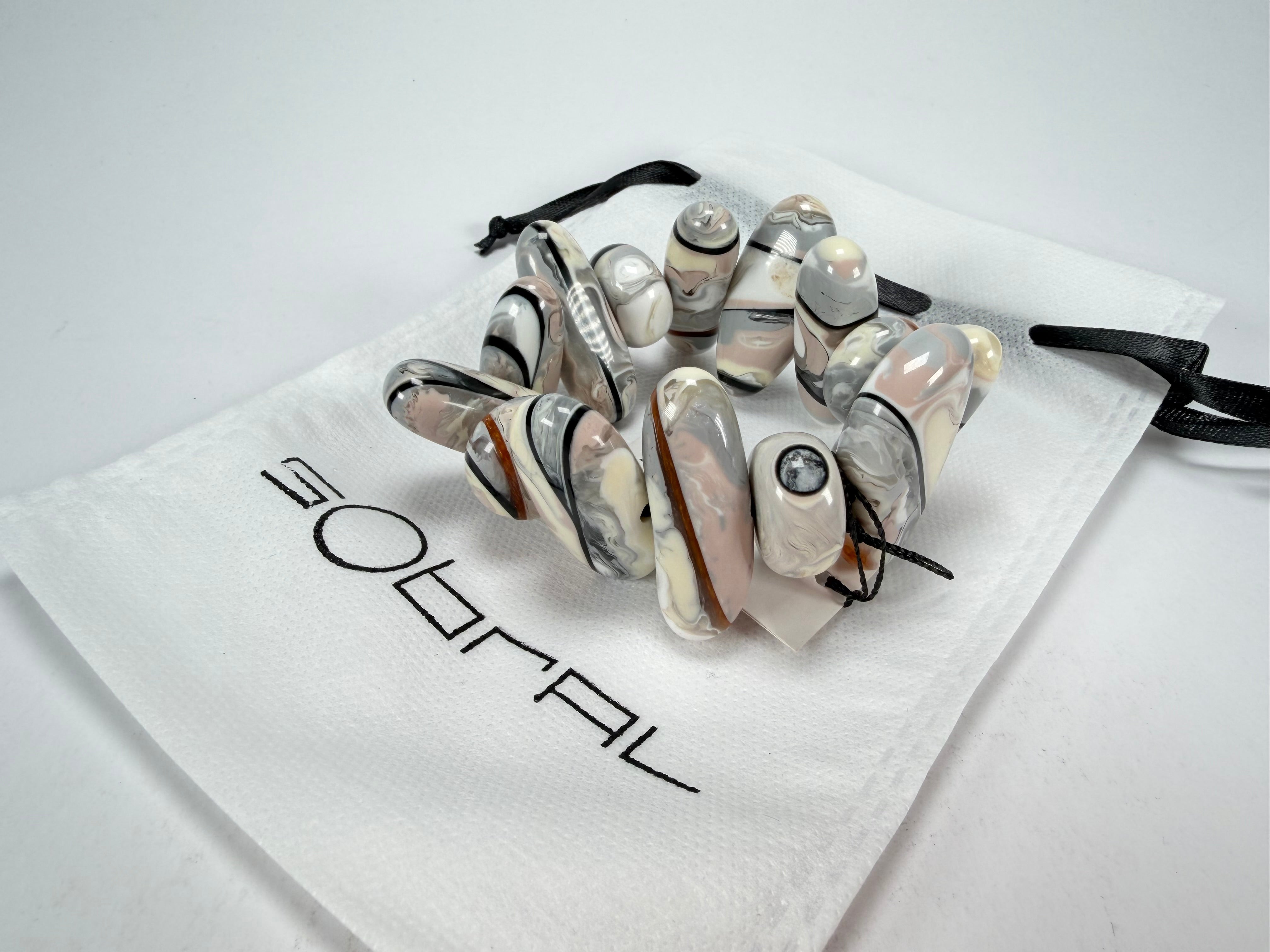 Sobral - Lágrima D'or "Newanderthal" Elasticated Resin Bracelet ( 005263 )