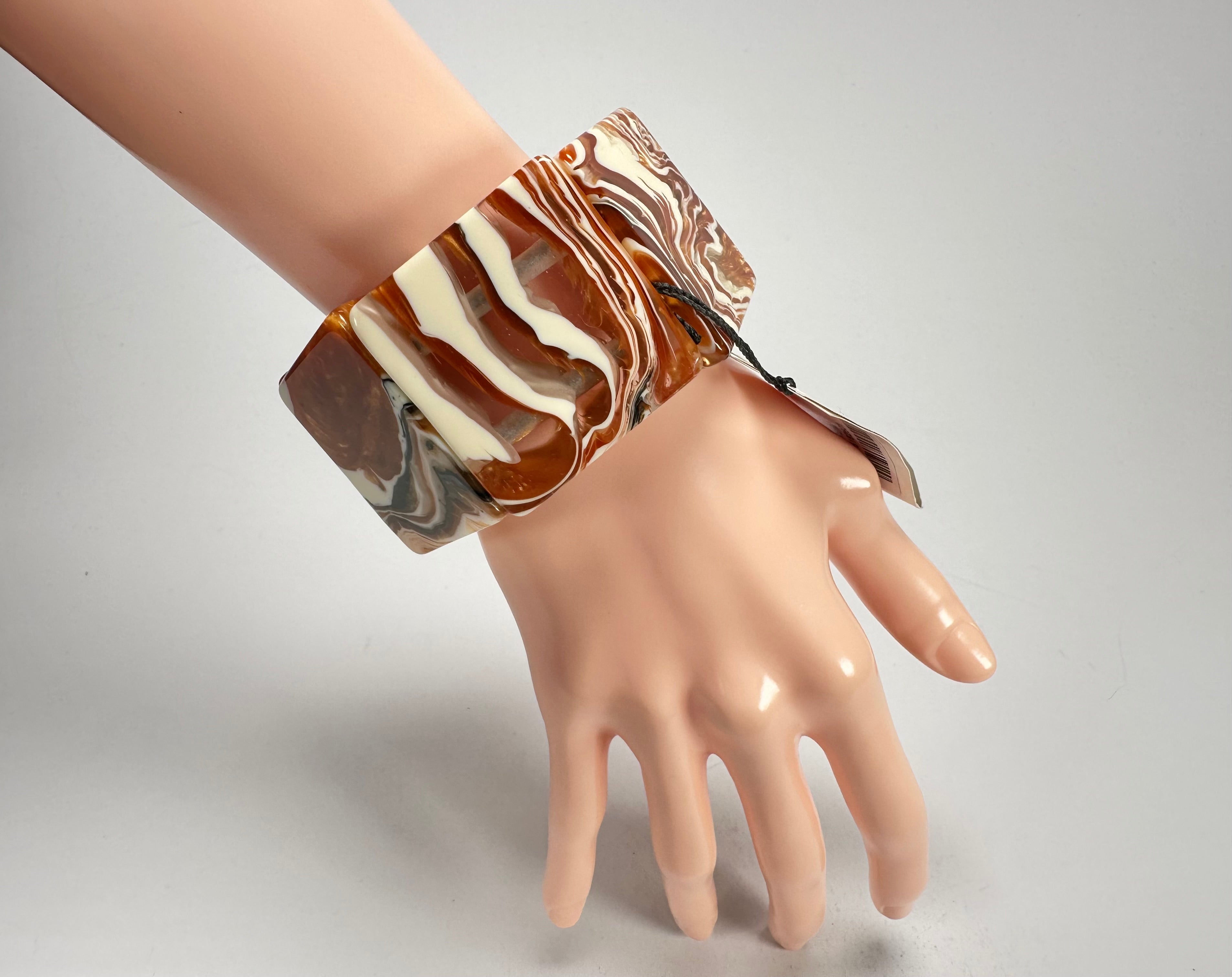 Sobral - Carmelo "Mery" Onda Creme Resin Bracelet ( 004575 )