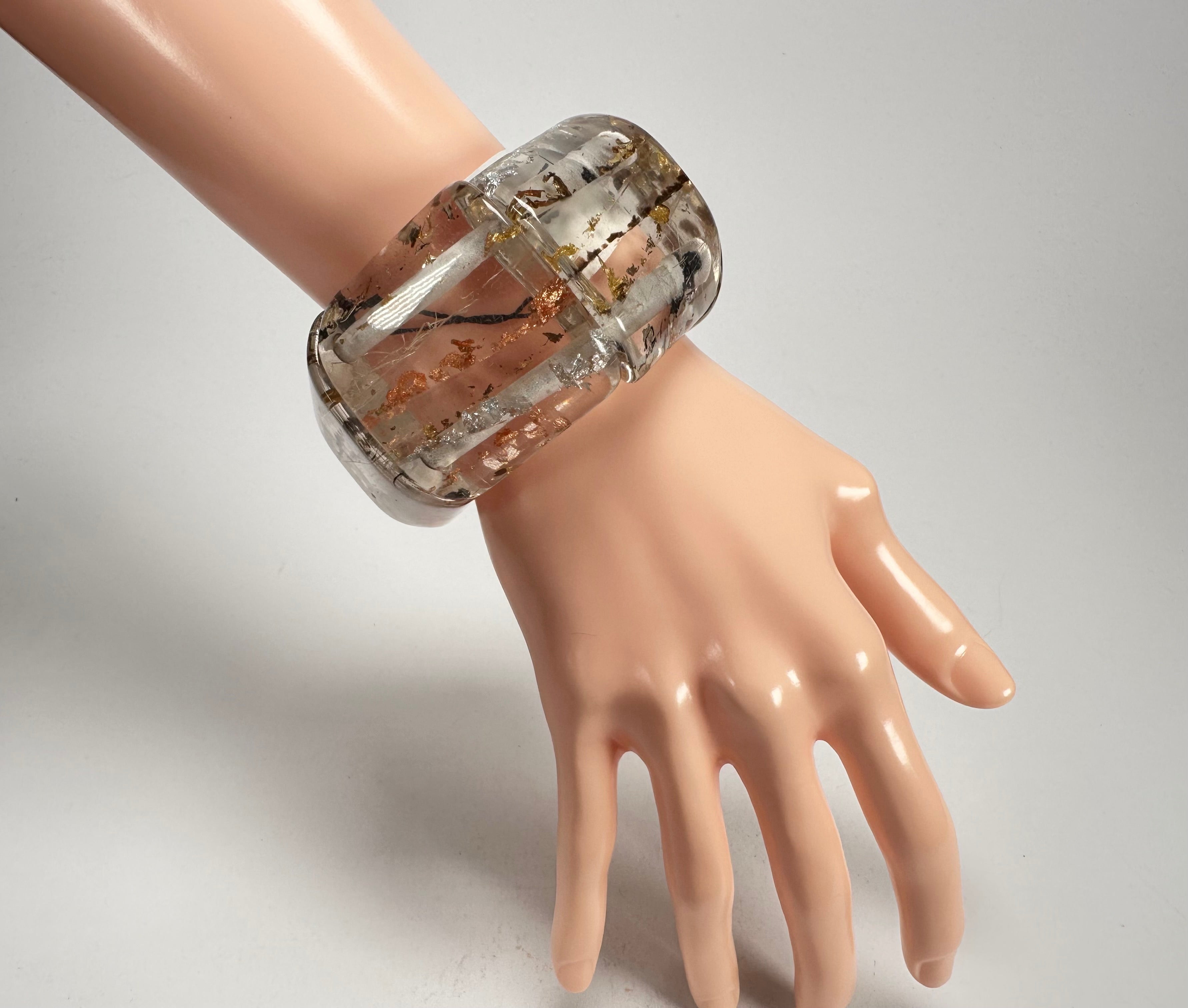 Sobral - Minas Gerais "Inhotim" Elasticated Resin Bracelet ( 005408 )