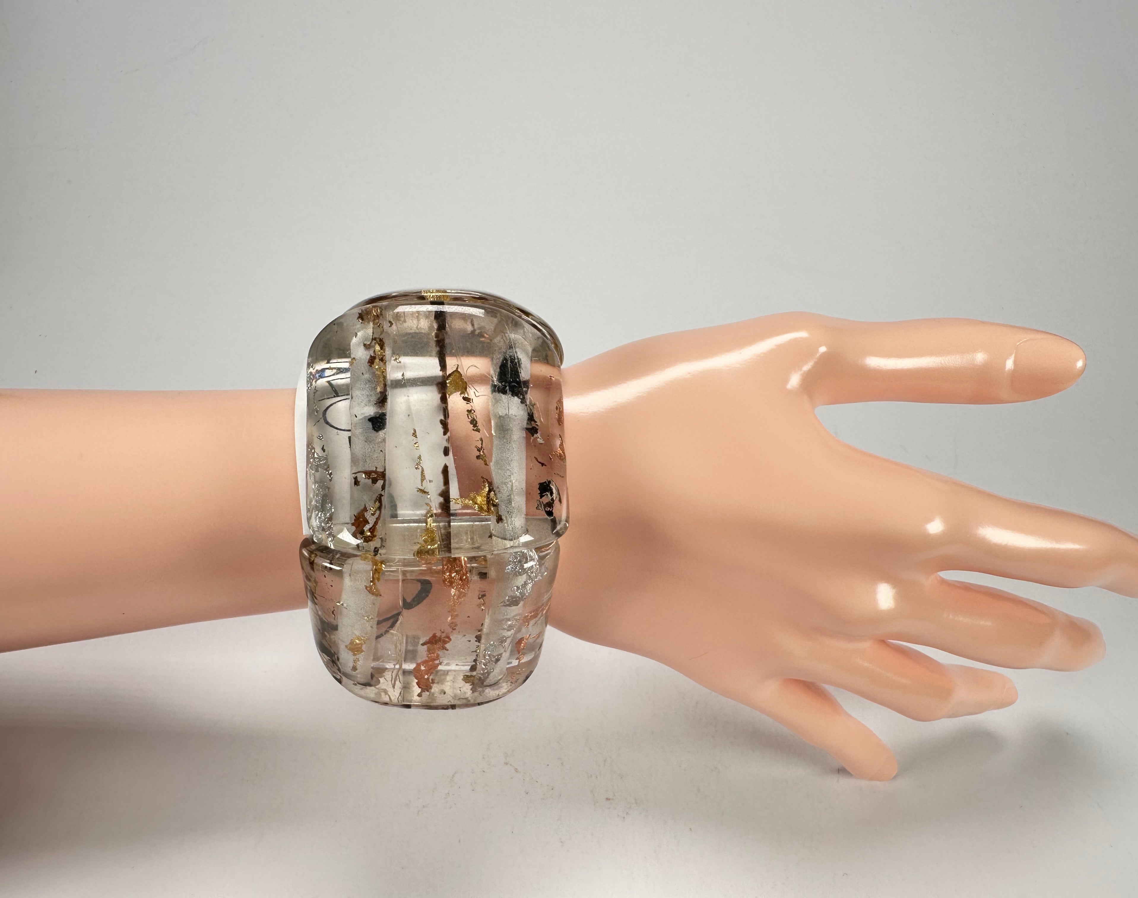 Sobral - Minas Gerais "Inhotim" Elasticated Resin Bracelet ( 005408 )