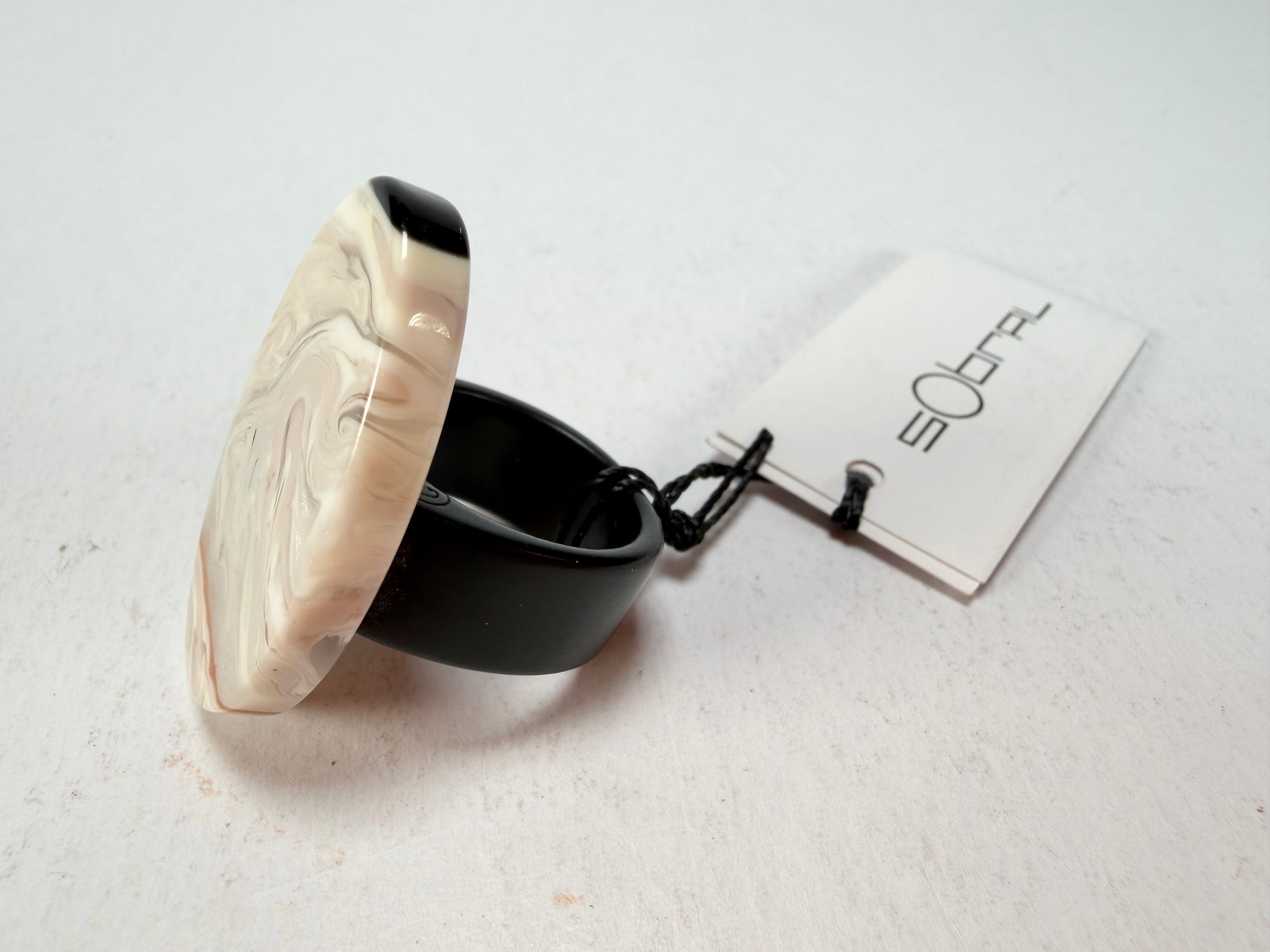 Sobral - Lágrima D'or "Pesponto" Resin Ring ( 004925 ) - Size UK S / US 9