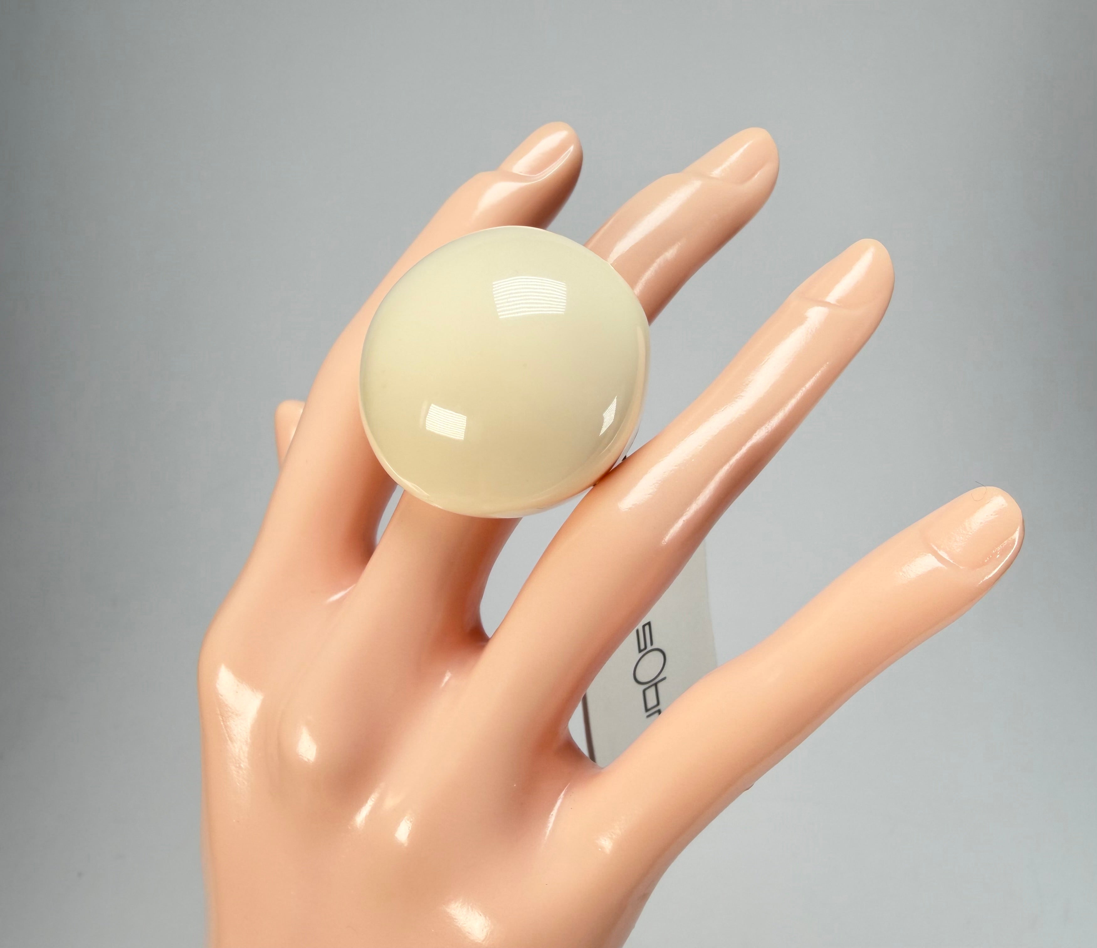 Sobral - Mix 2023 "Sintonia" Marfim Cream Resin Ring ( 003598 ) - Size UK P / US 7.5