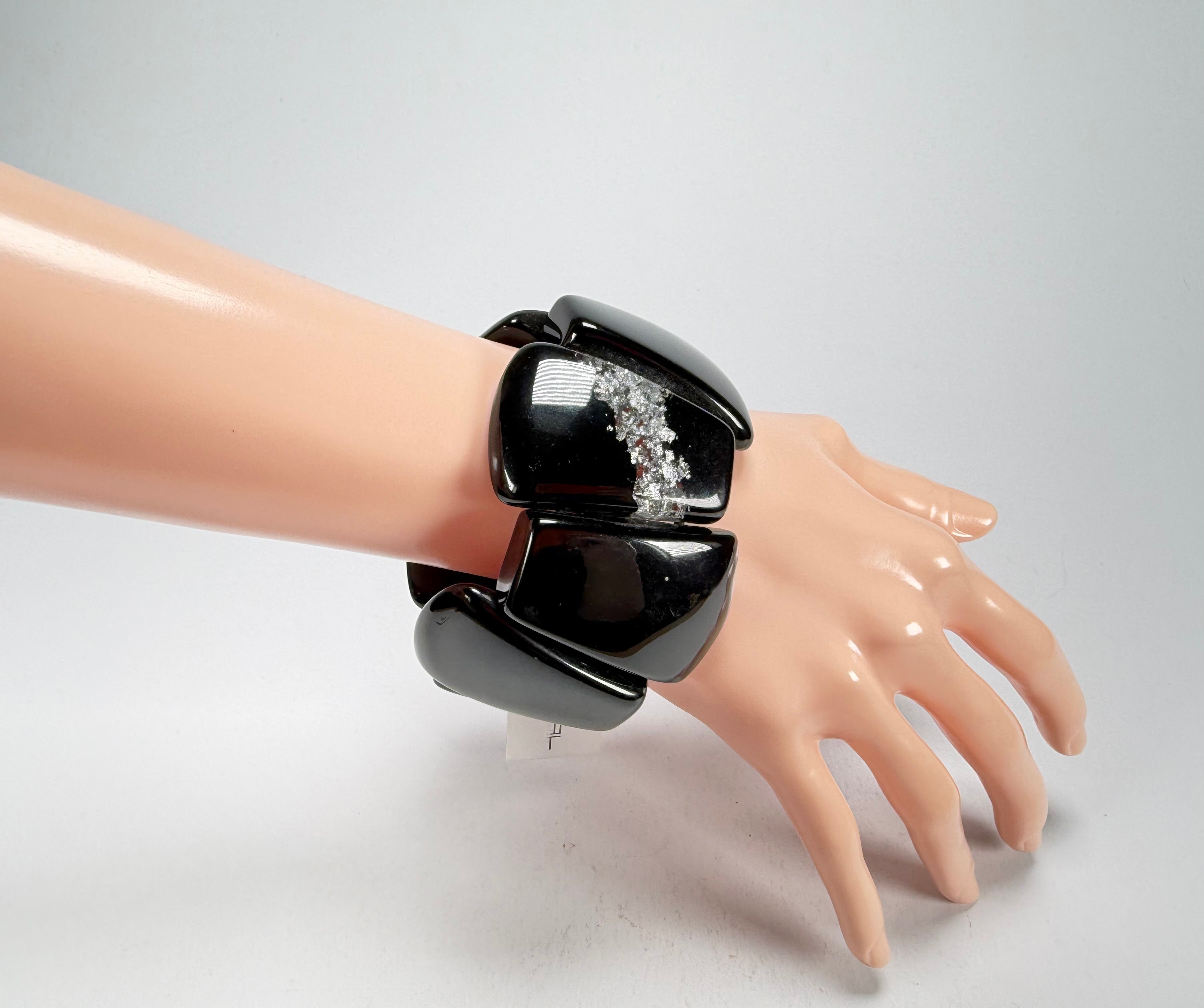 Sobral - Metalique "Rimla" Black & Silver Elasticated Resin Bracelet ( 004498 )