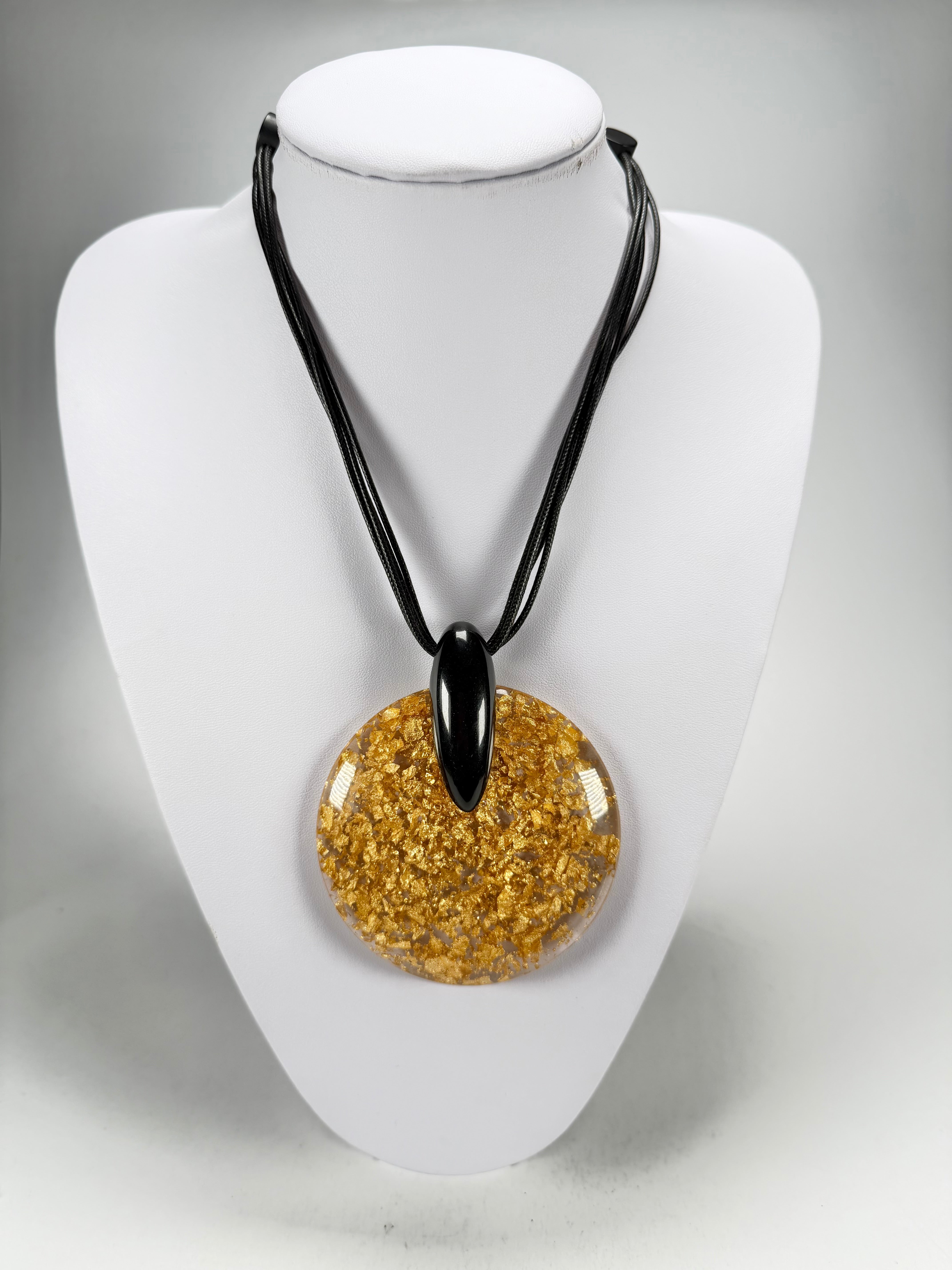 Sobral - Metalique "Eolia Disk" Resin Necklace ( 002858 )