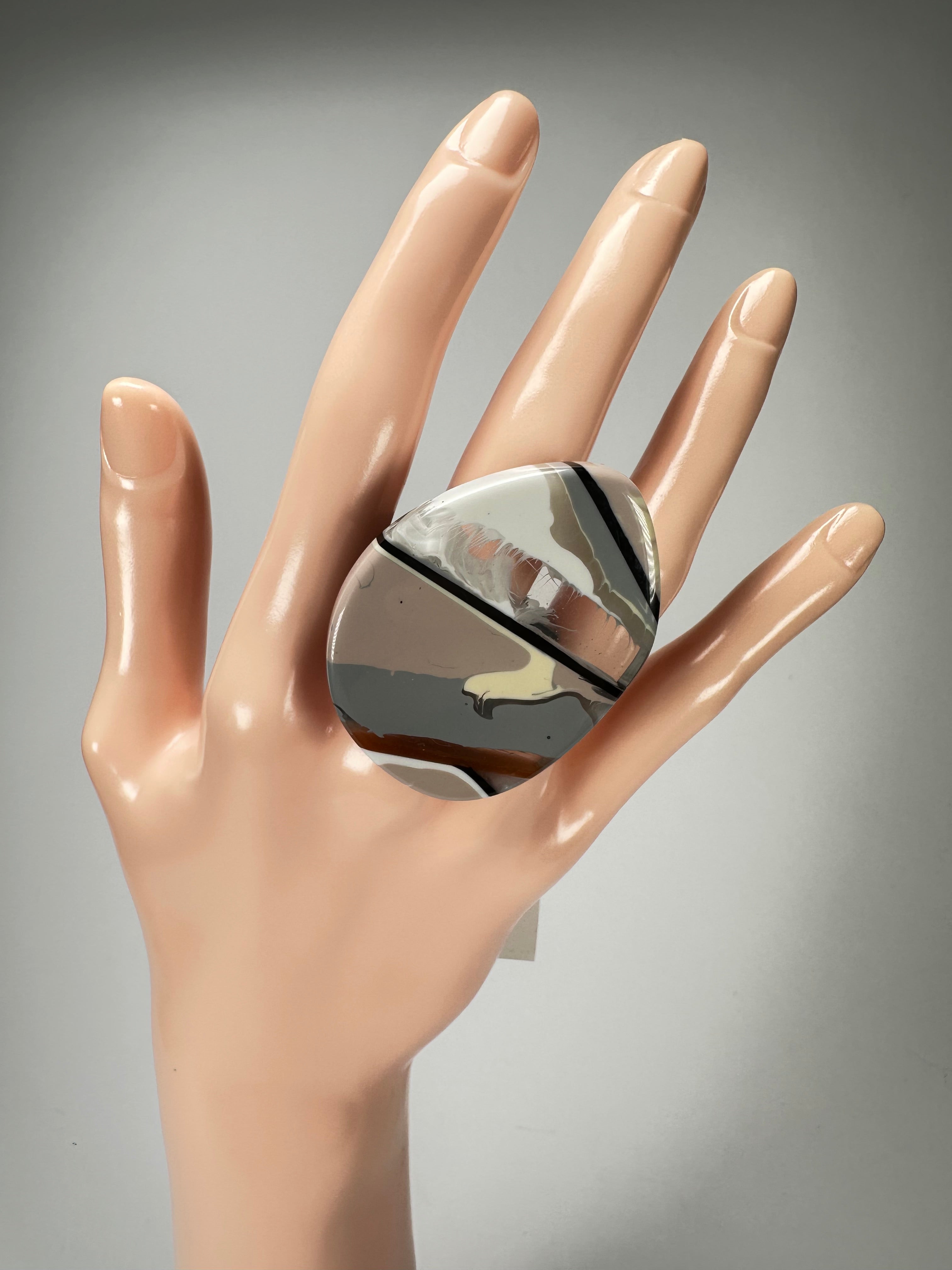 Sobral - Lágrima D'or "Namibia" Resin Ring ( 005113 ) - Size UK P / US 7.5