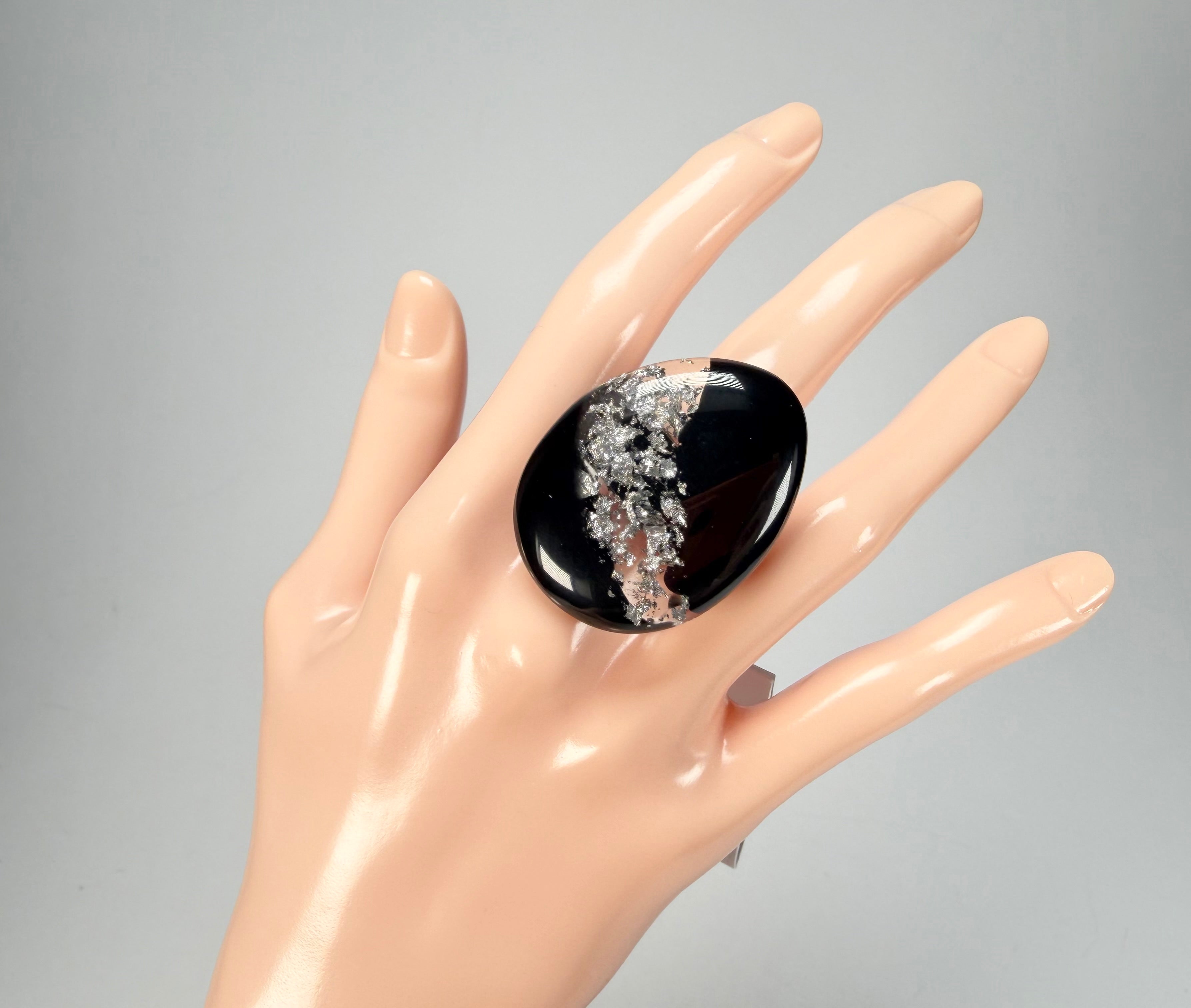 Sobral - Orlando Metalique "Poesia" Black & Silver Resin Ring ( 003597 ) - Size UK Q / US 8