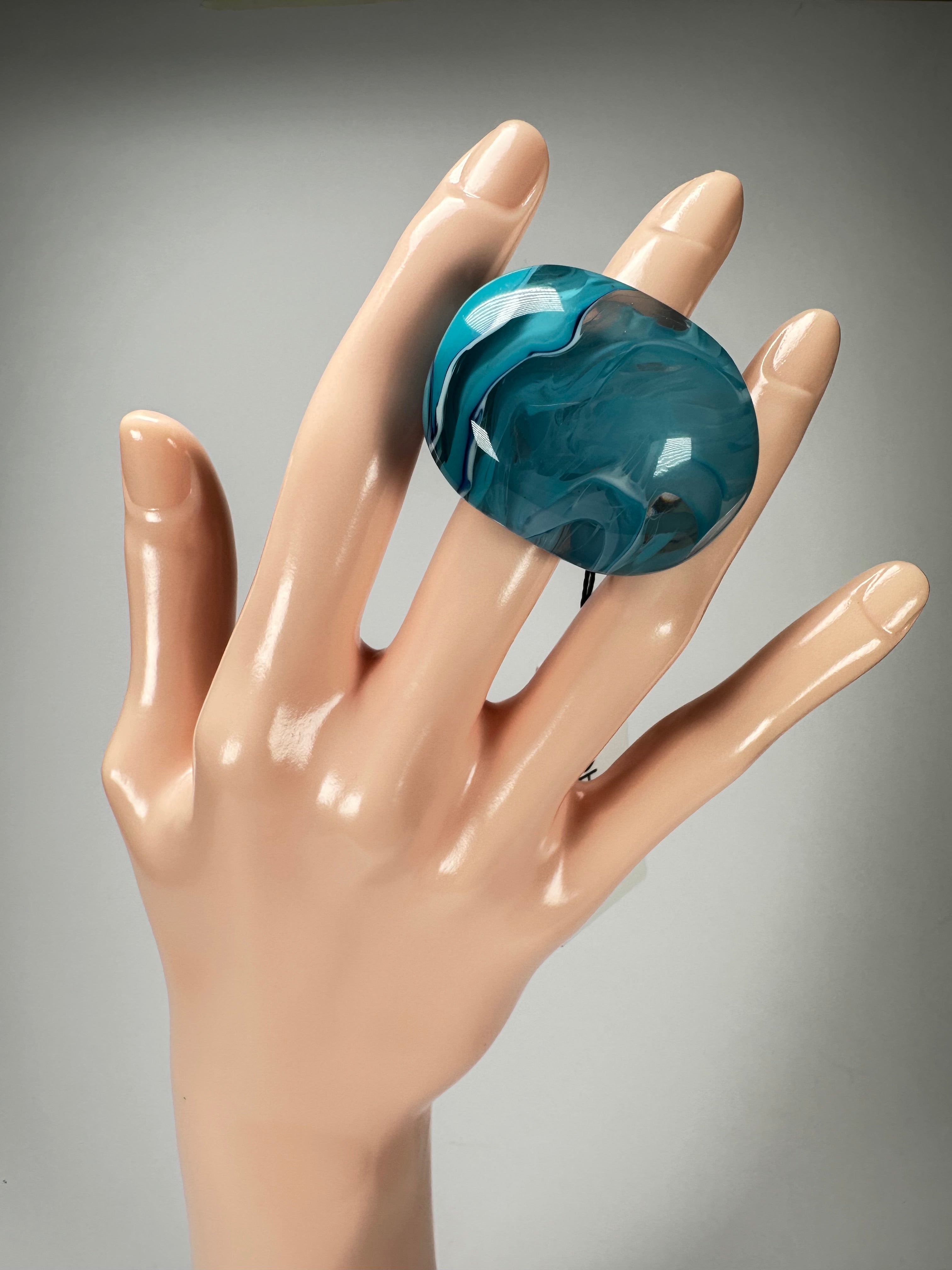 Sobral - Onda "Mares" Resin Ring ( 005417 ) - Size UK N / US 6.5