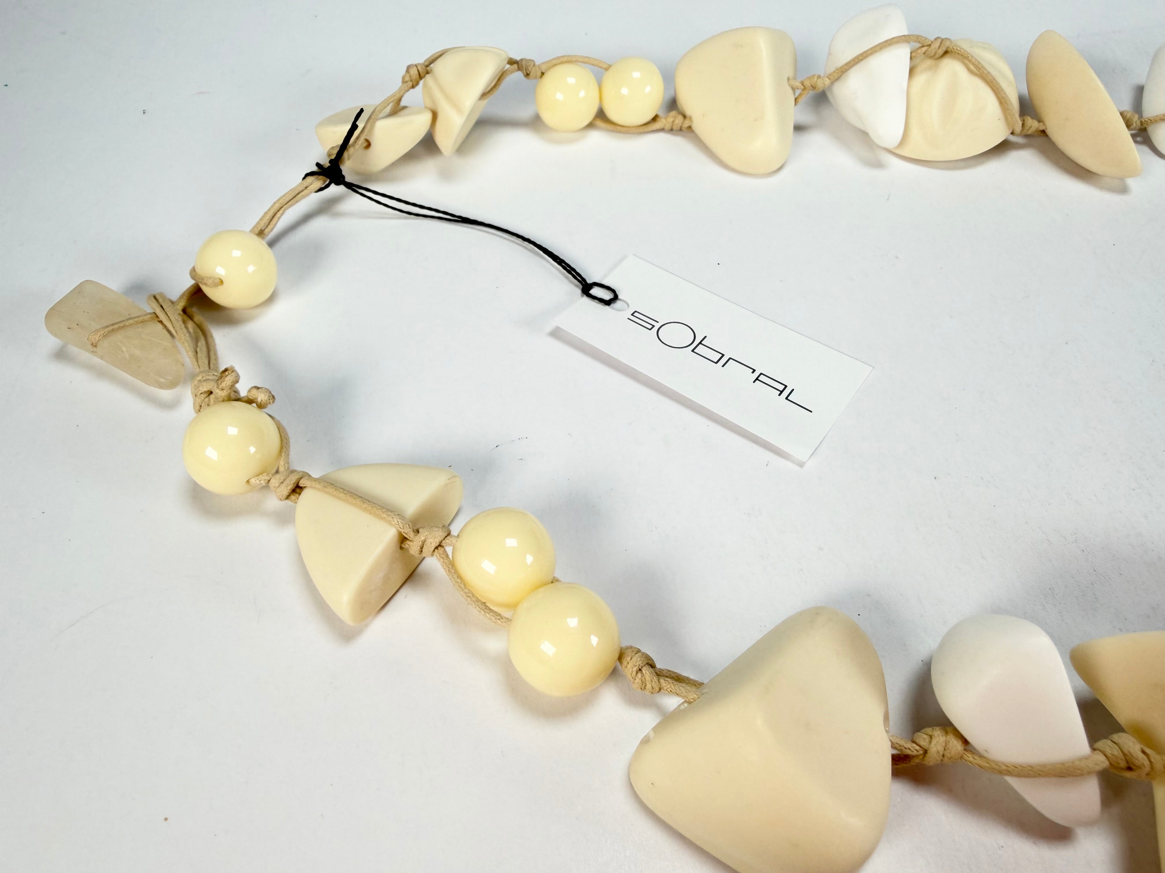 Sobral - Indiana "Aventuras" Marfim Cream Mix 110cm Resin Necklace ( 000038 )