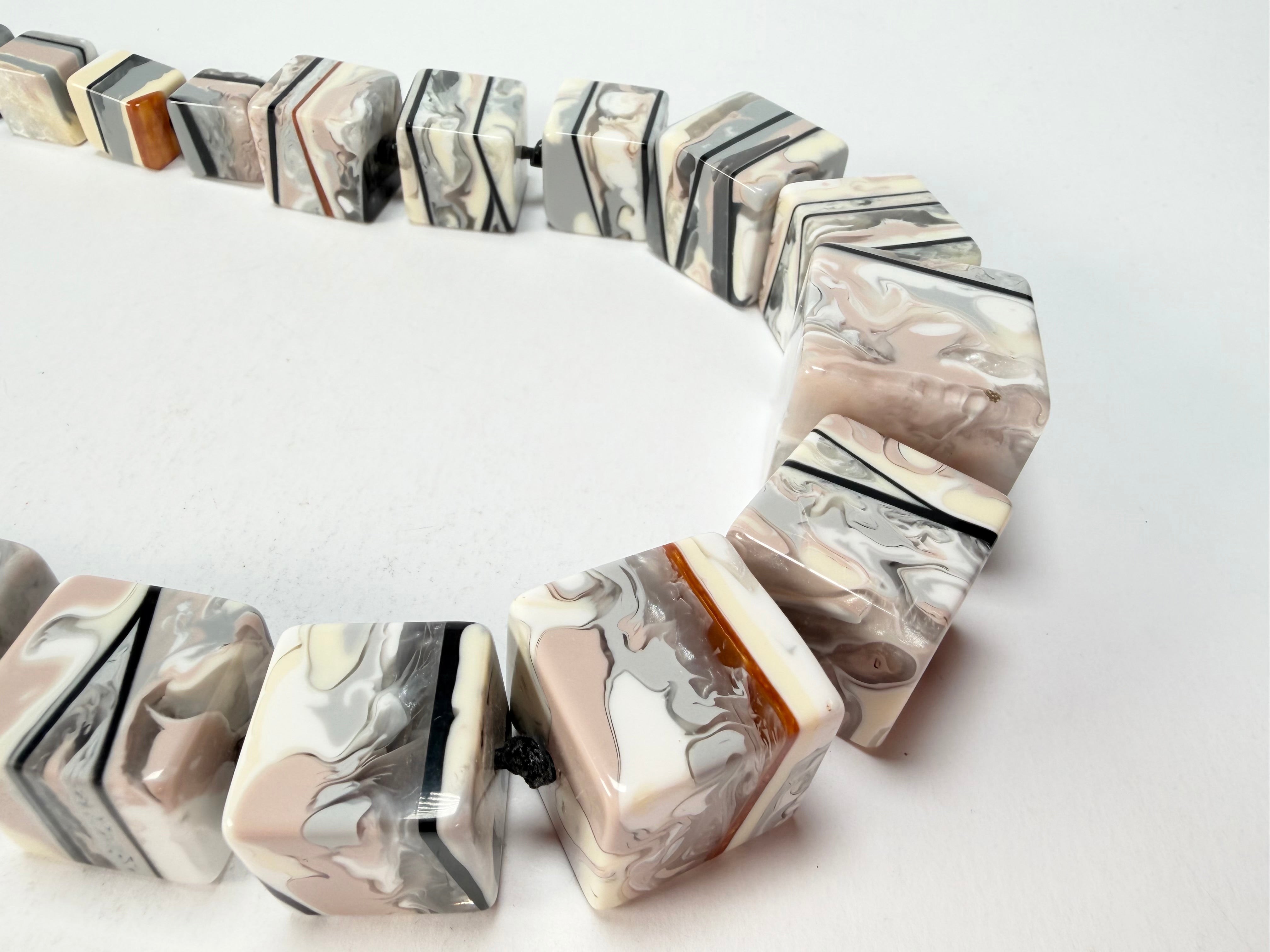 Sobral - Lágrima D'or "K" Large Cubes Resin Necklace ( 003624 )