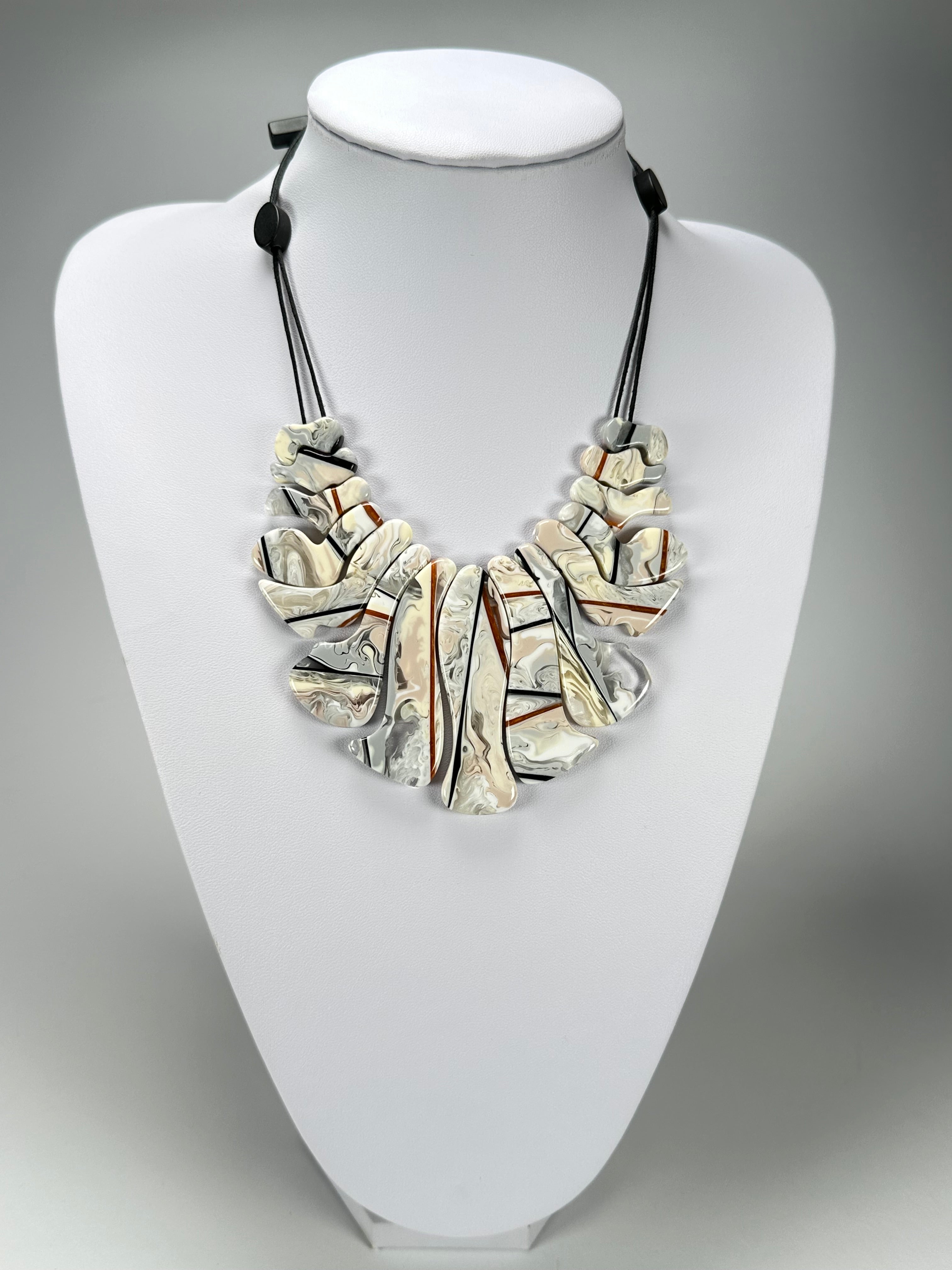 Sobral - Lágrima D'or "Profundo" Resin Necklace ( 005100 )