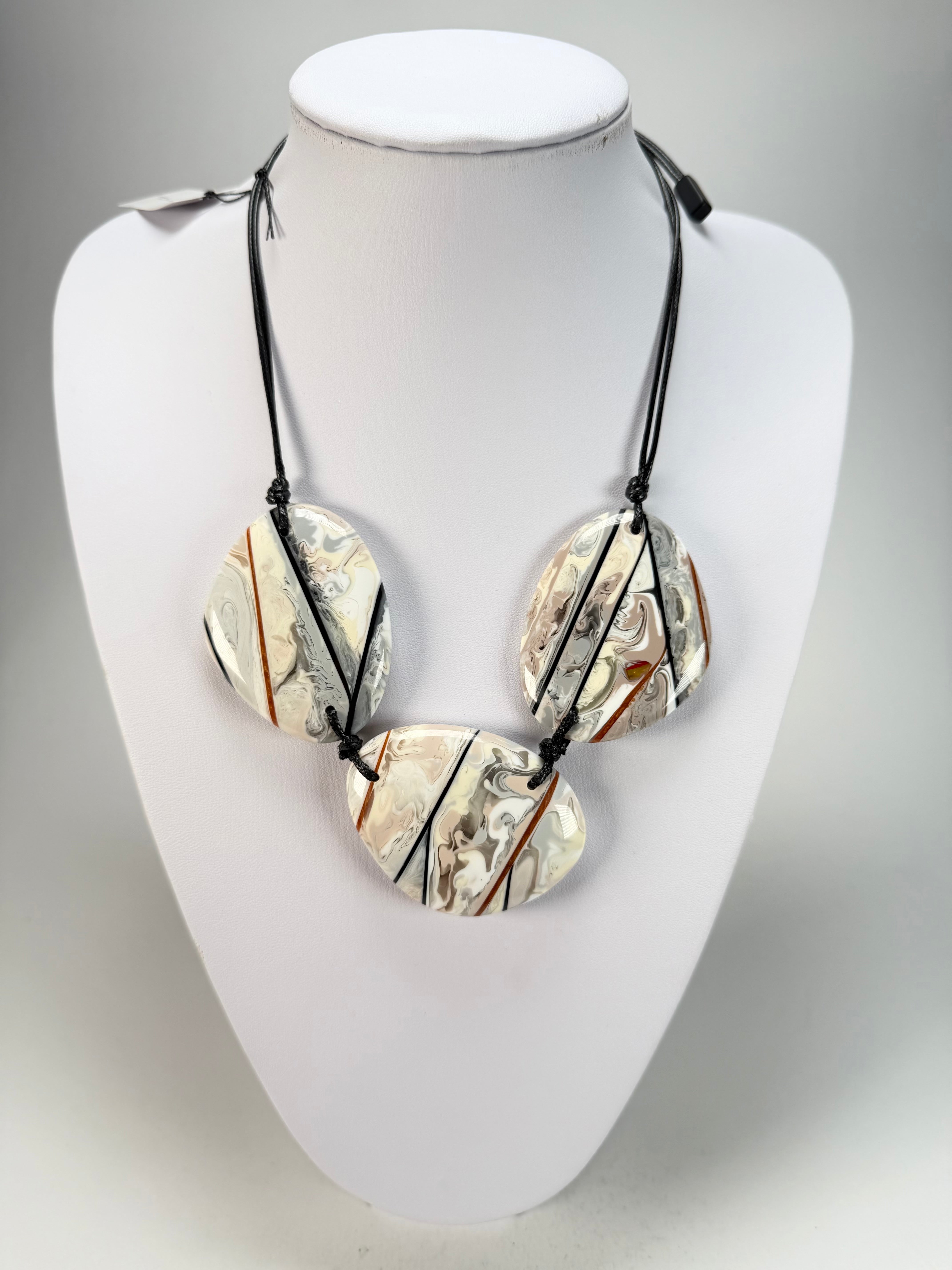 Sobral - Lagrima D'or "Ebony Efeitos" Resin Necklace ( 004334 )