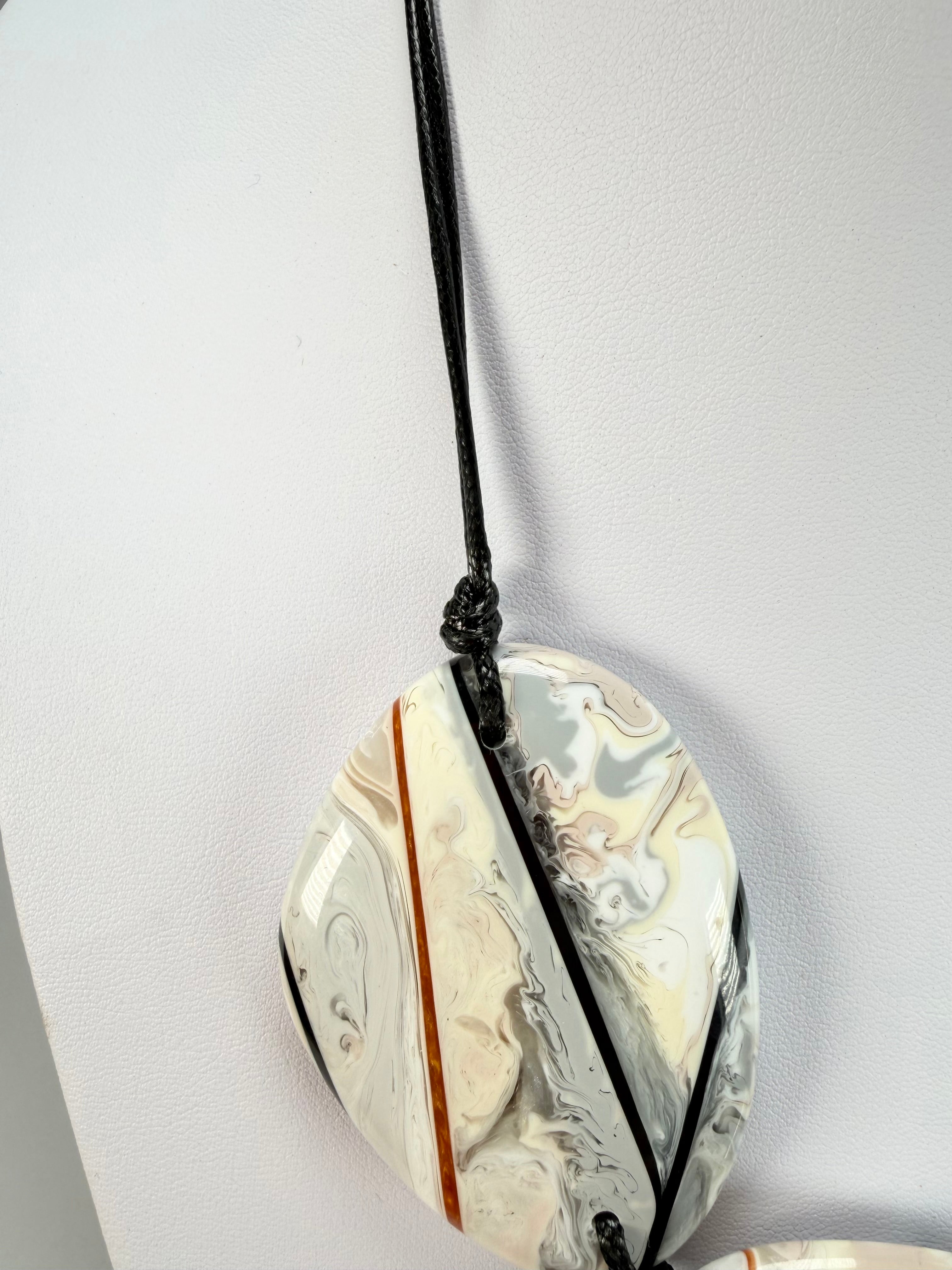 Sobral - Lagrima D'or "Ebony Efeitos" Resin Necklace ( 004334 )