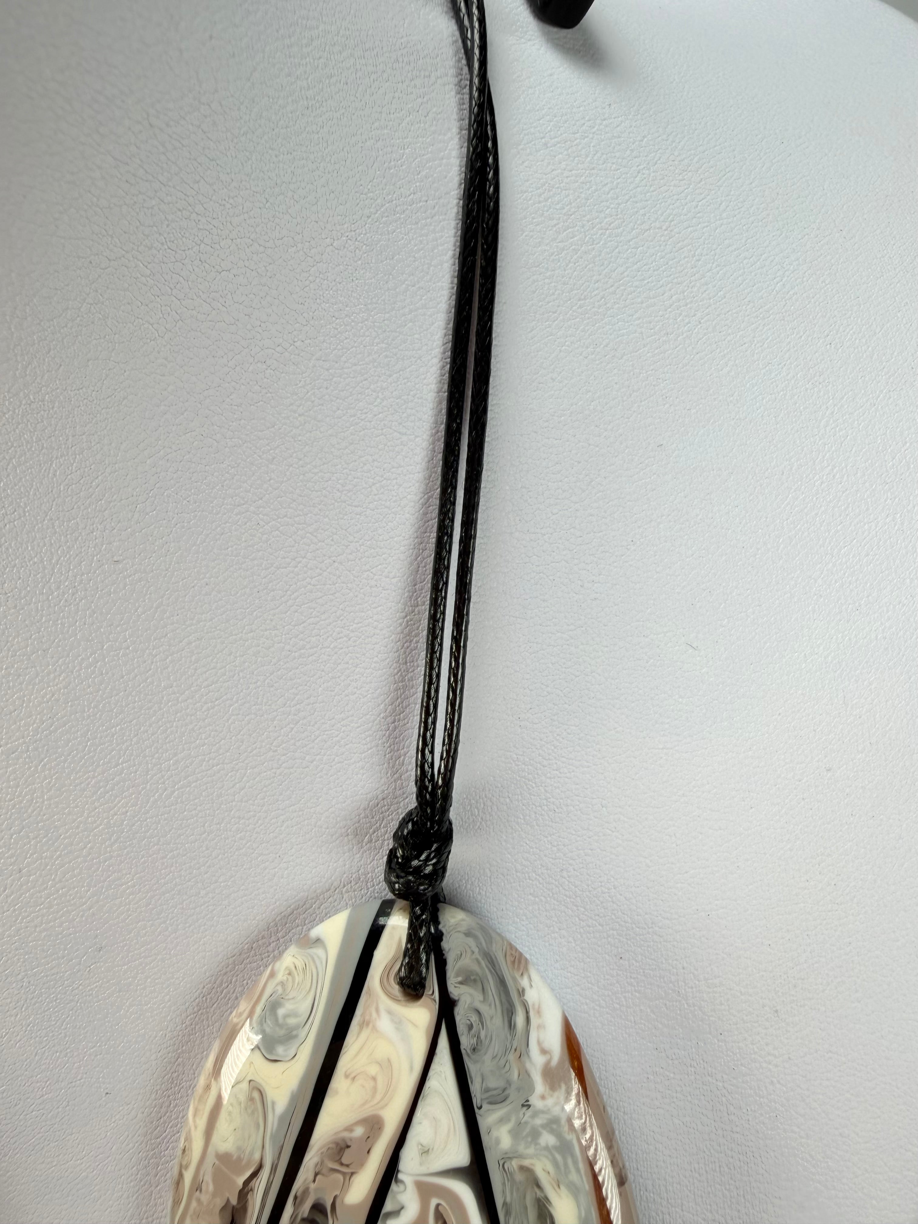 Sobral - Lagrima D'or "Ebony Efeitos" Resin Necklace ( 004334 )