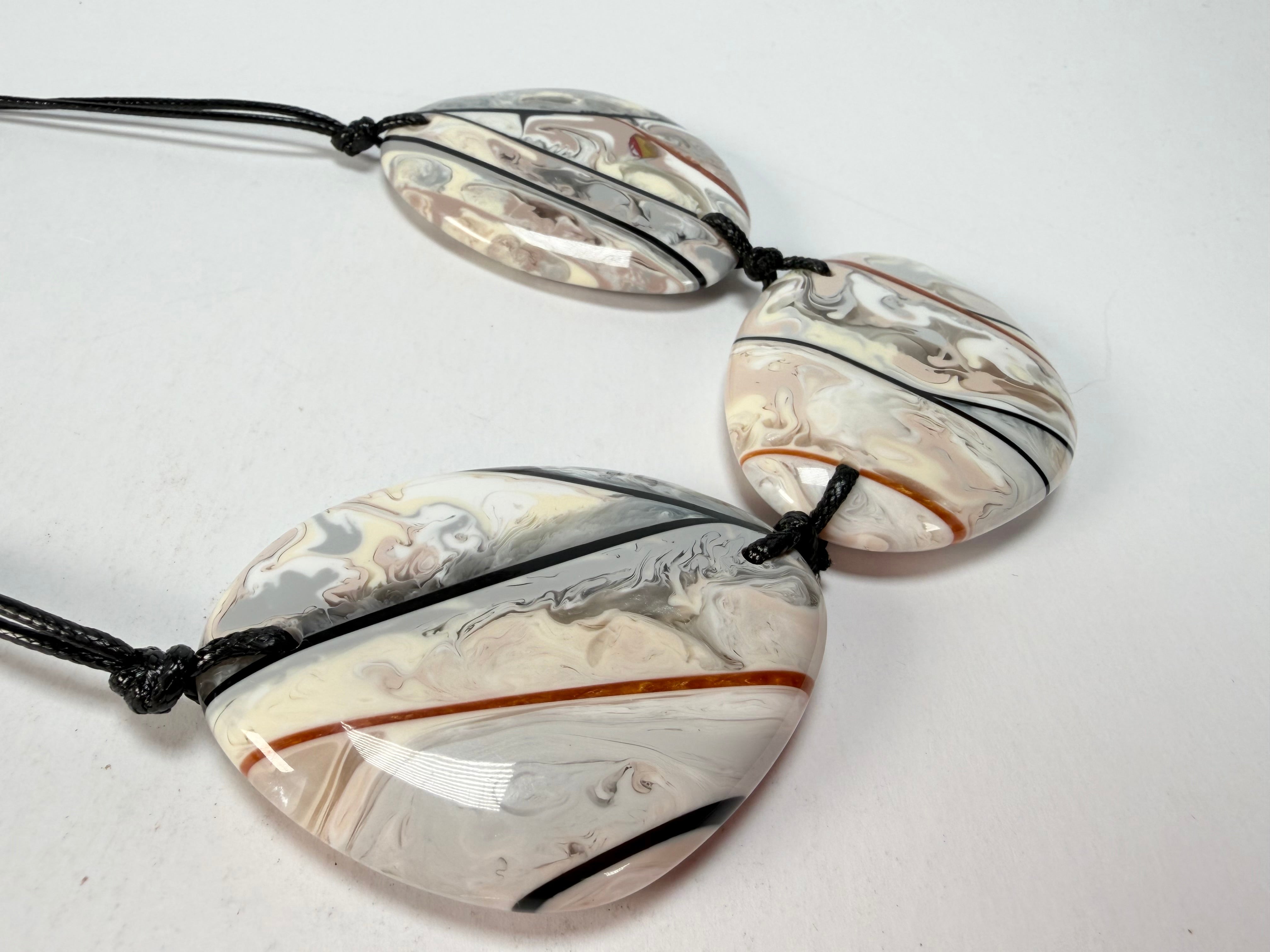 Sobral - Lagrima D'or "Ebony Efeitos" Resin Necklace ( 004334 )