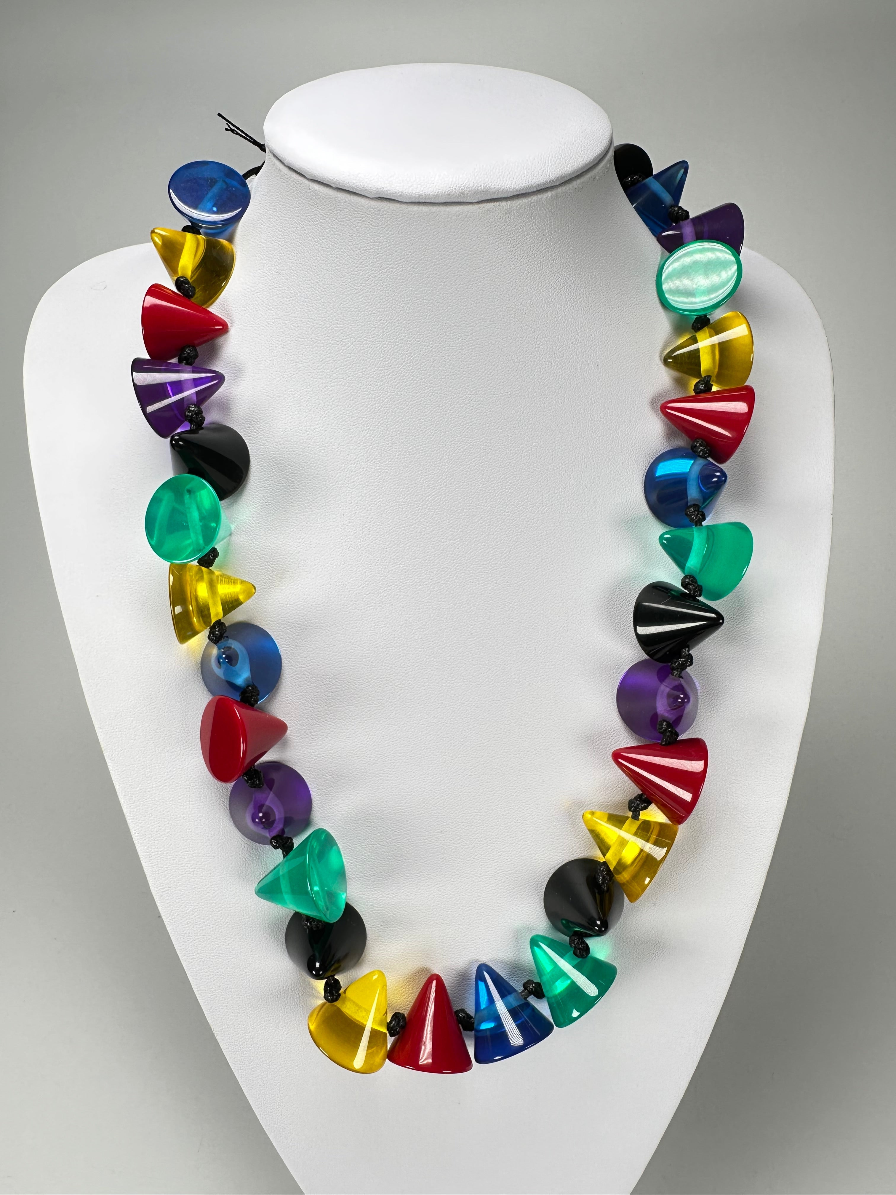 Sobral - Mix 2023 "Cones MD" Resin Necklace ( 005368 )