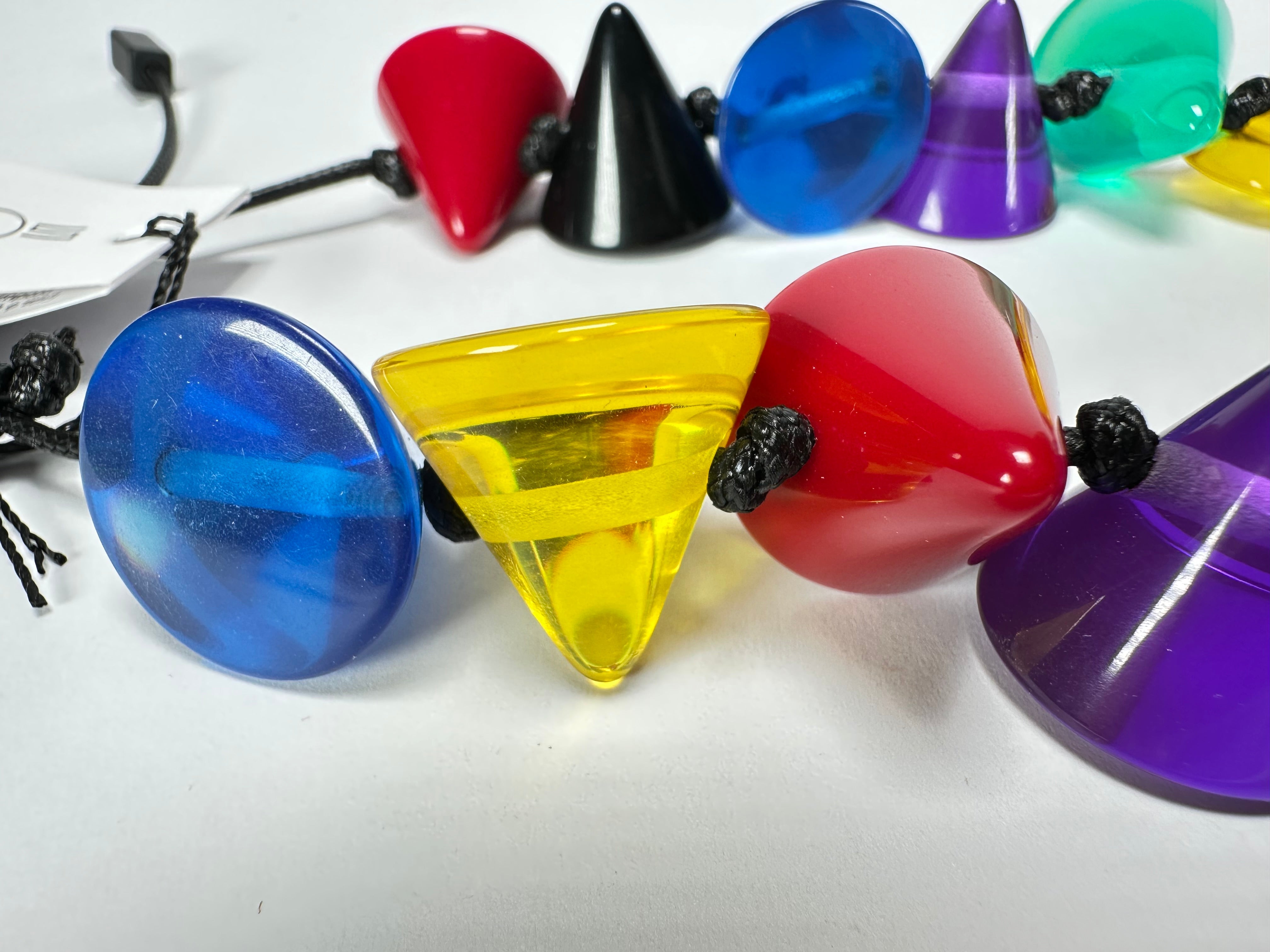 Sobral - Mix 2023 "Cones MD" Resin Necklace ( 005368 )