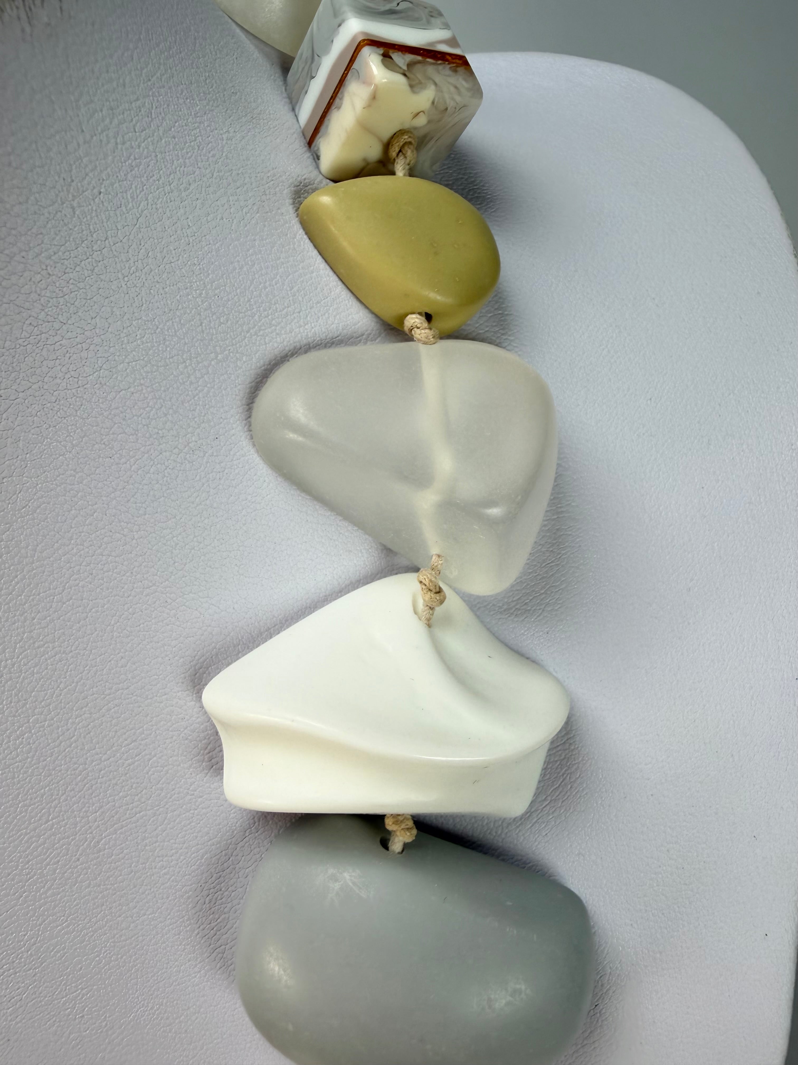 Sobral - Indiana "Marfim" Cream Mix 70cm Resin Necklace ( 000033 )