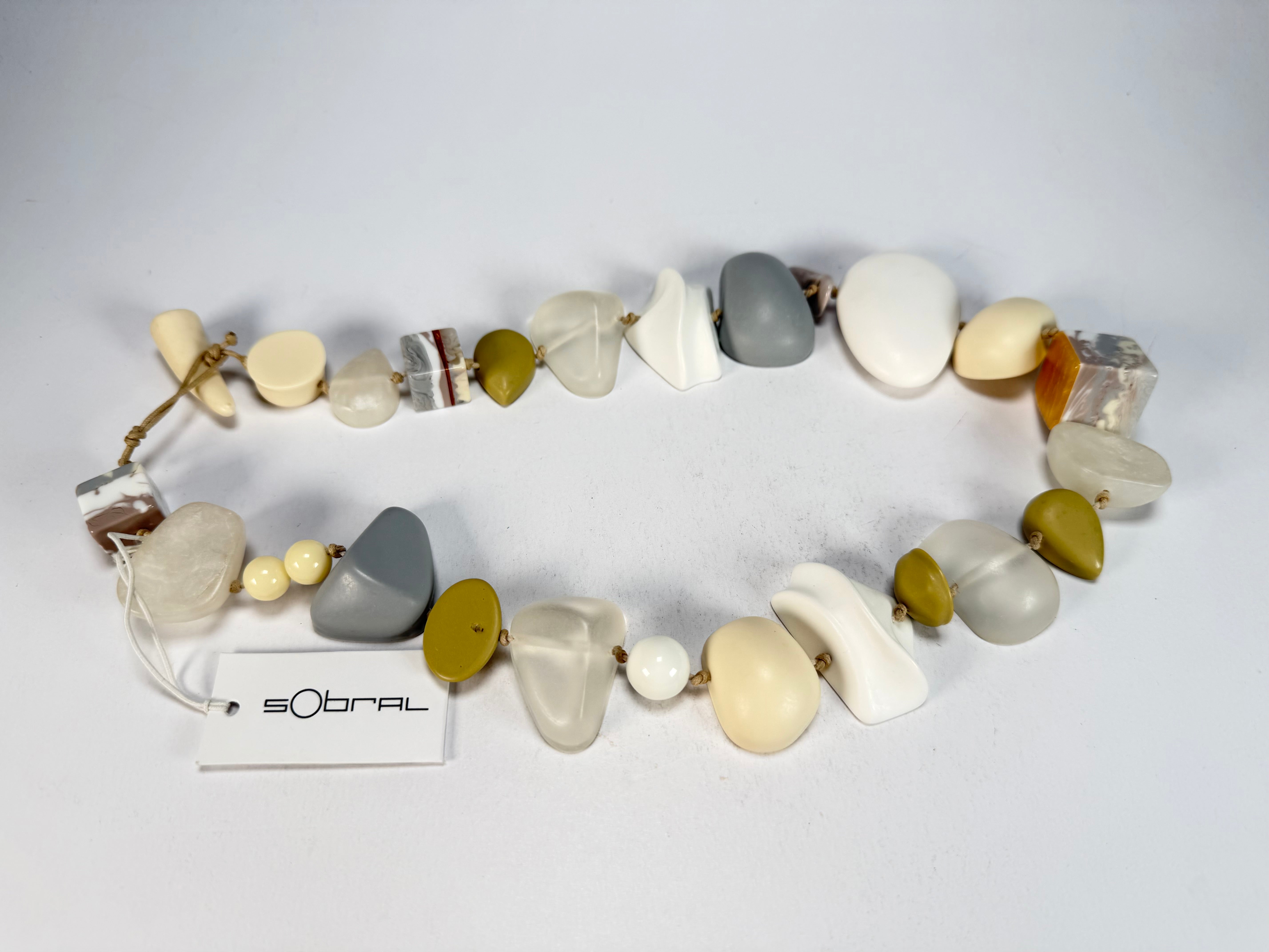 Sobral - Indiana "Marfim" Cream Mix 70cm Resin Necklace ( 000033 )