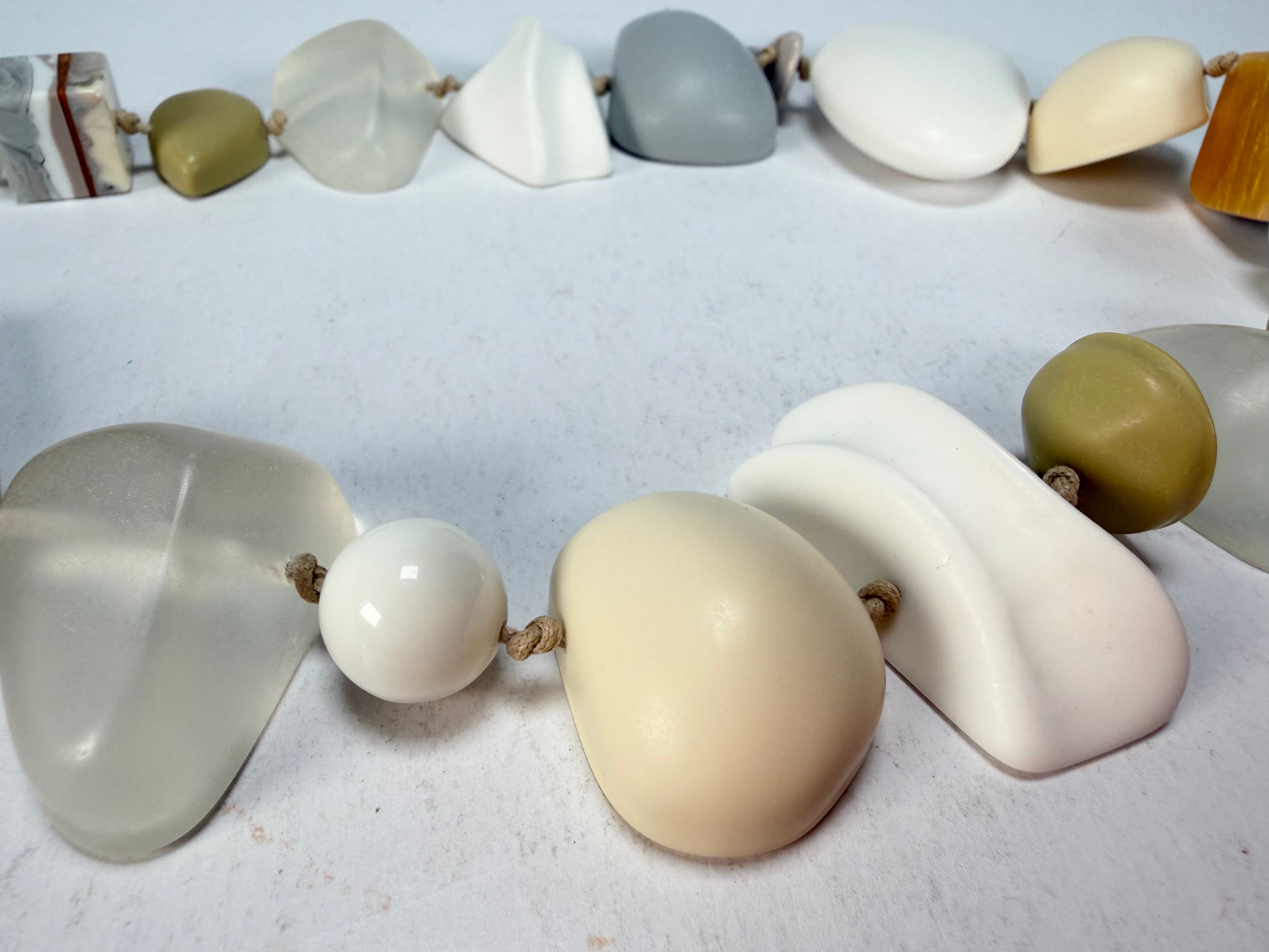 Sobral - Indiana "Marfim" Cream Mix 70cm Resin Necklace ( 000033 )