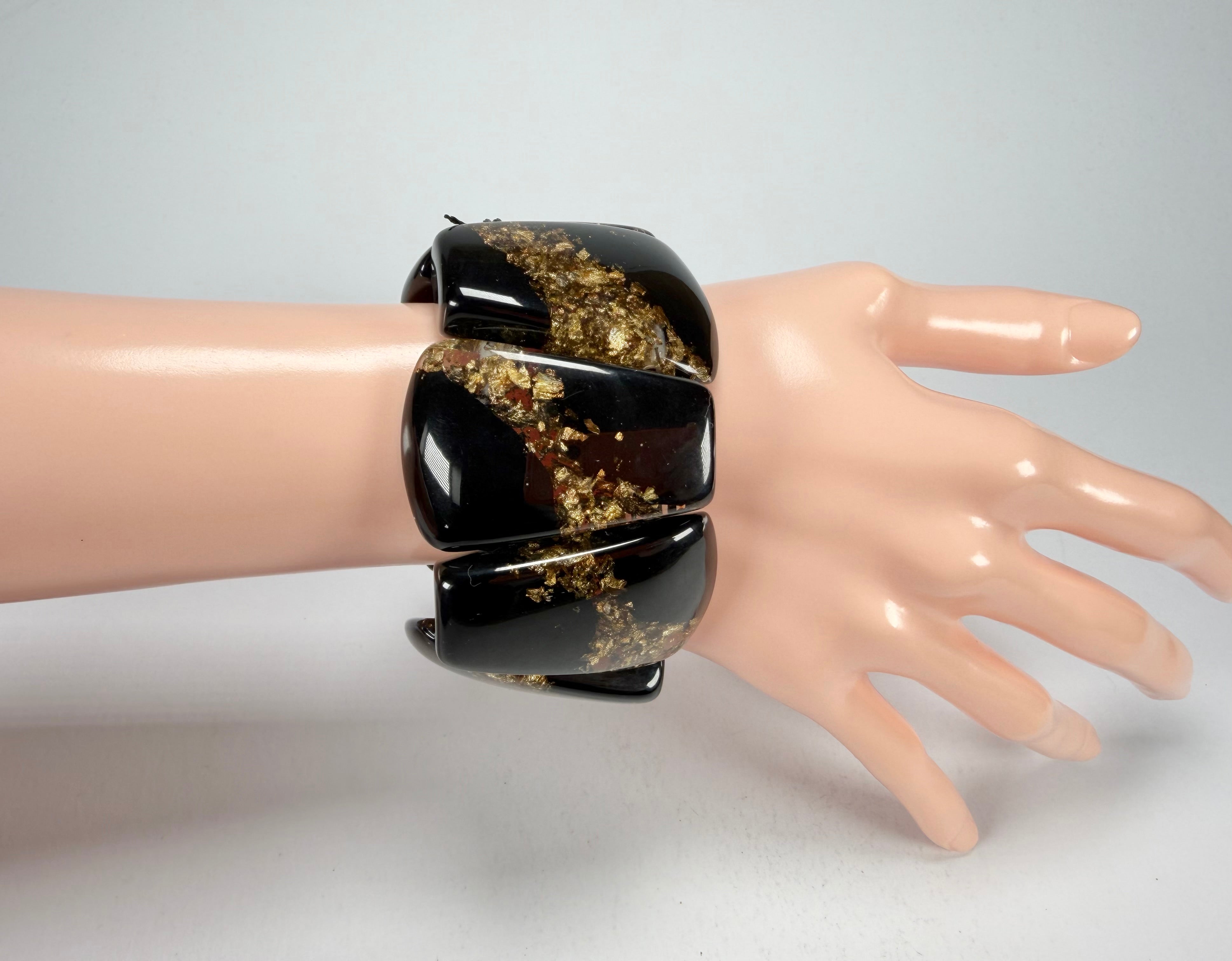 Sobral - Metalique "Rimla" Black & Gold Elasticated Resin Bracelet ( 004498 )