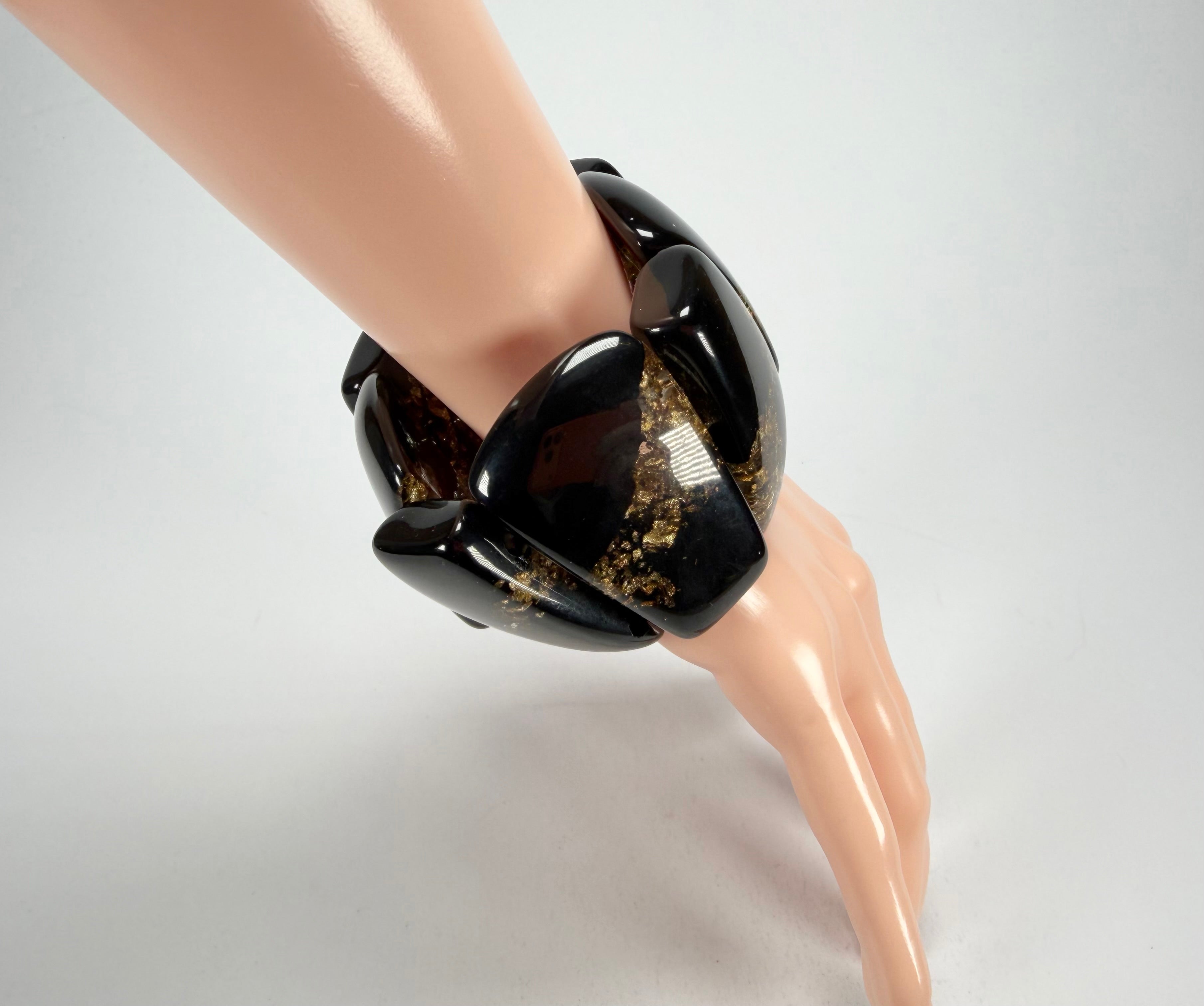 Sobral - Metalique "Rimla" Black & Gold Elasticated Resin Bracelet ( 004498 )