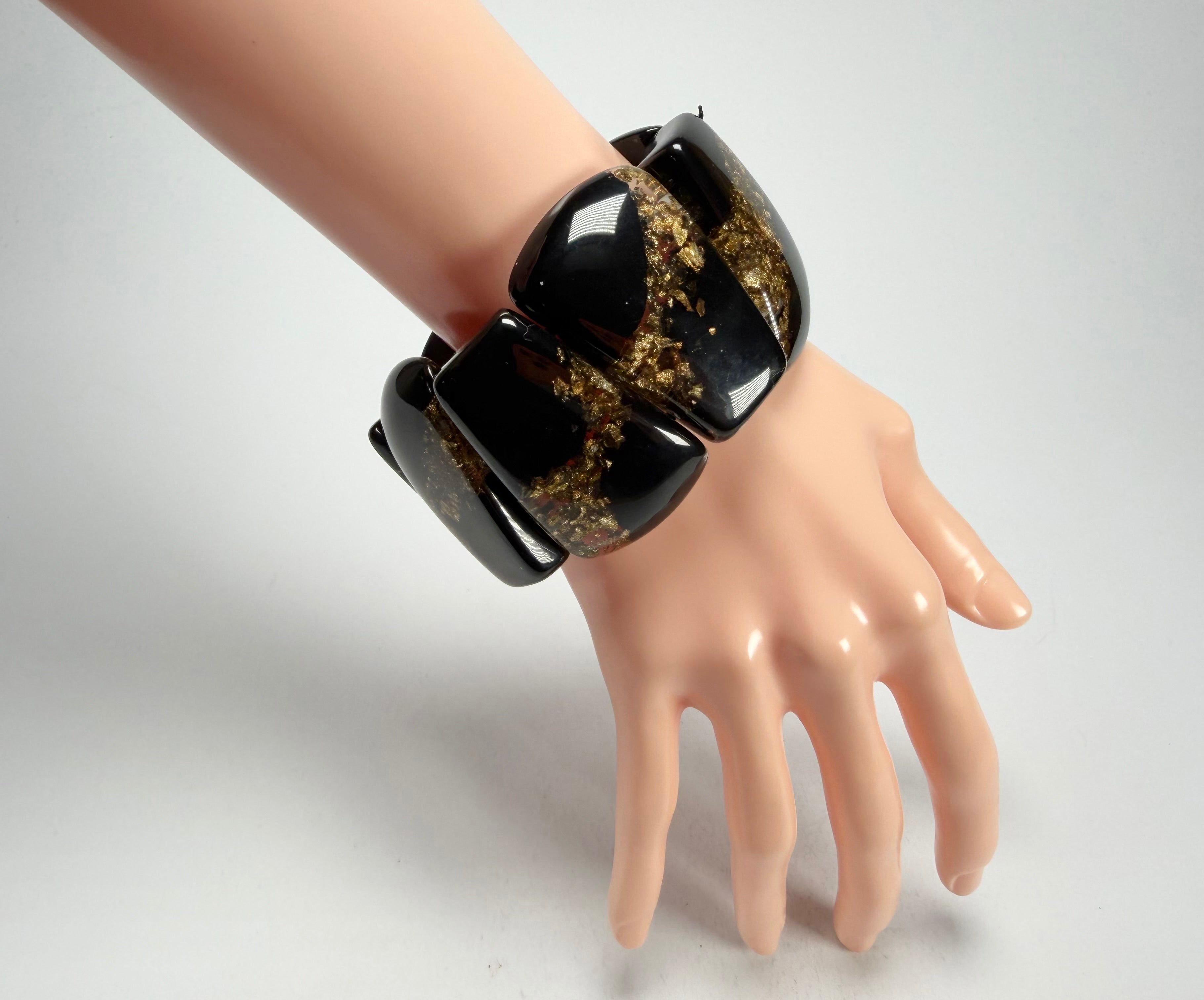Sobral - Metalique "Rimla" Black & Gold Elasticated Resin Bracelet ( 004498 )