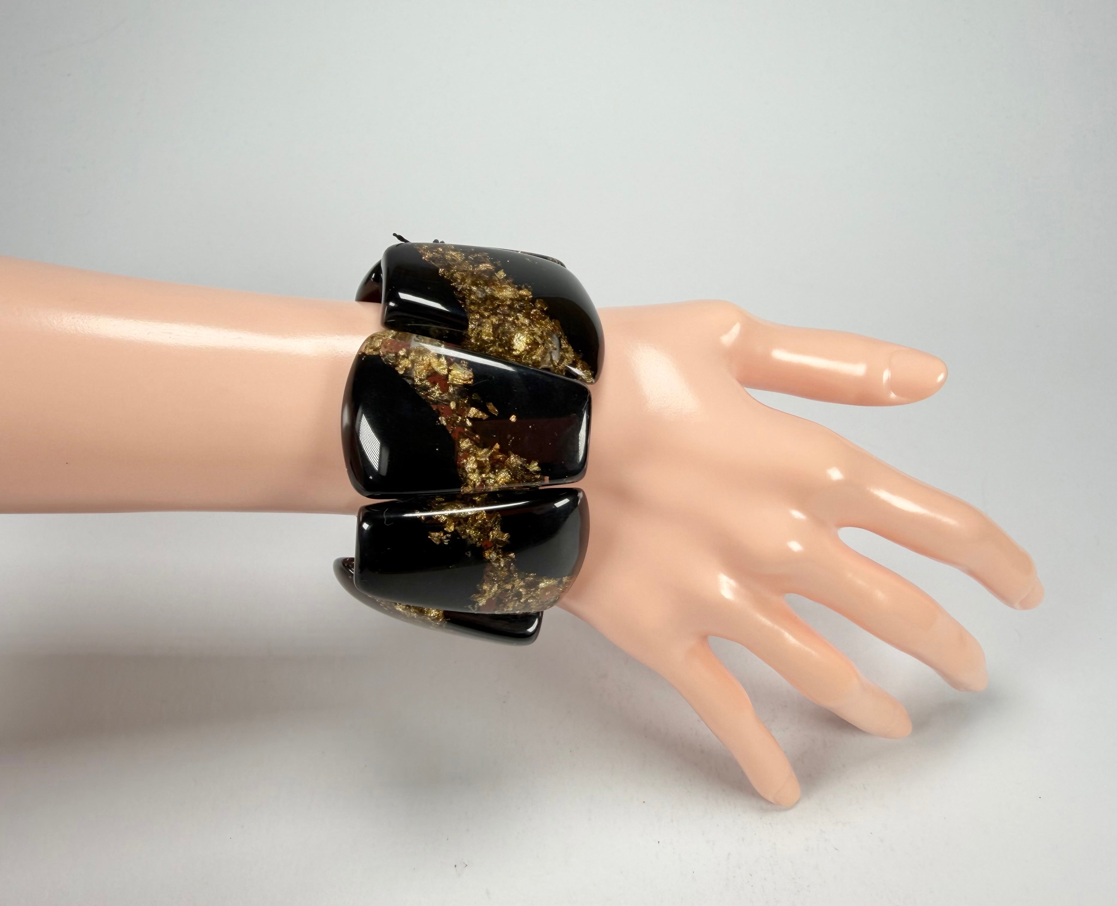 Sobral - Metalique "Rimla" Black & Gold Elasticated Resin Bracelet ( 004498 )