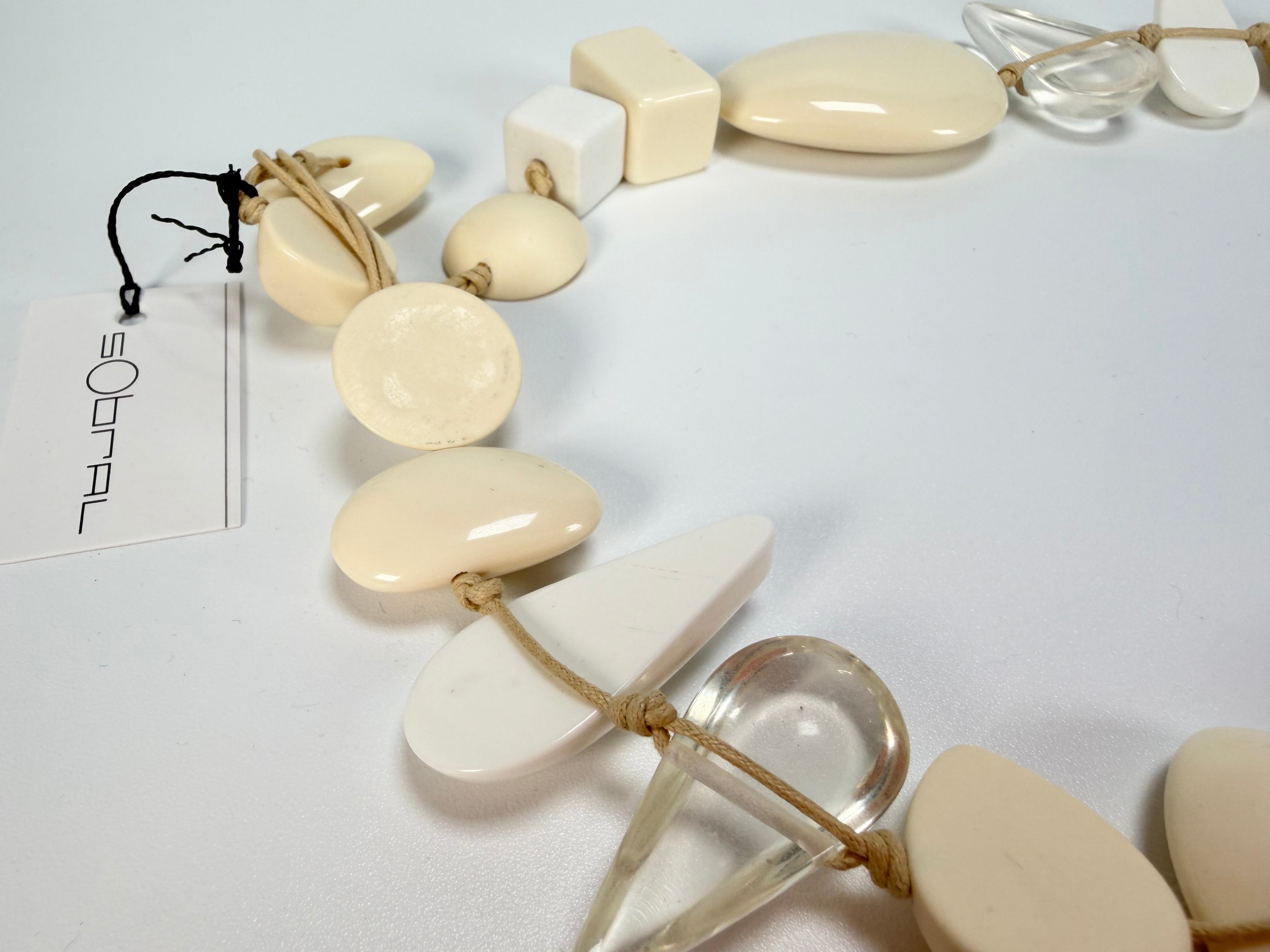 Sobral - Indiana "Aventuras" Marfim Cream Mix 110cm Resin Necklace ( 000038 )