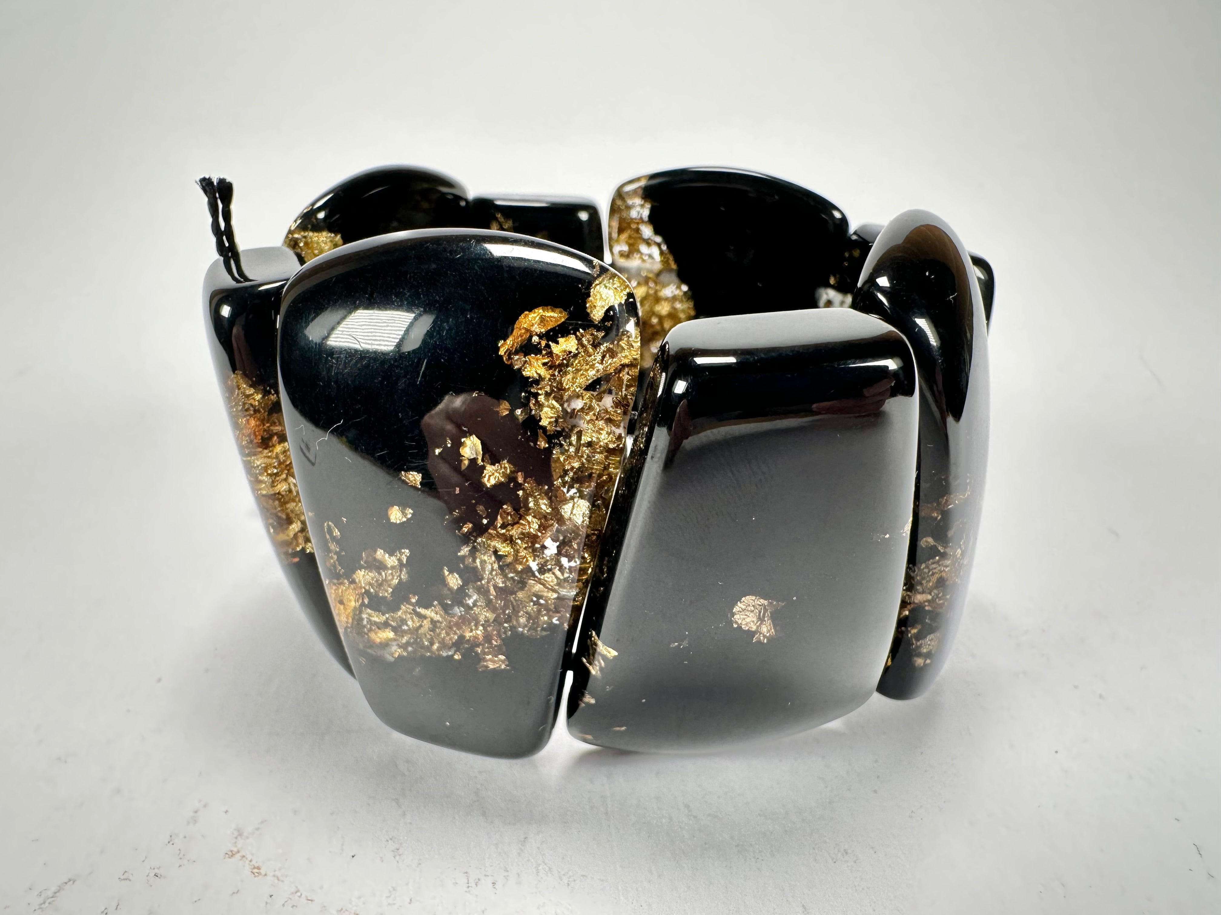 Sobral - Metalique "Rimla" Black & Gold Elasticated Resin Bracelet ( 004498 )