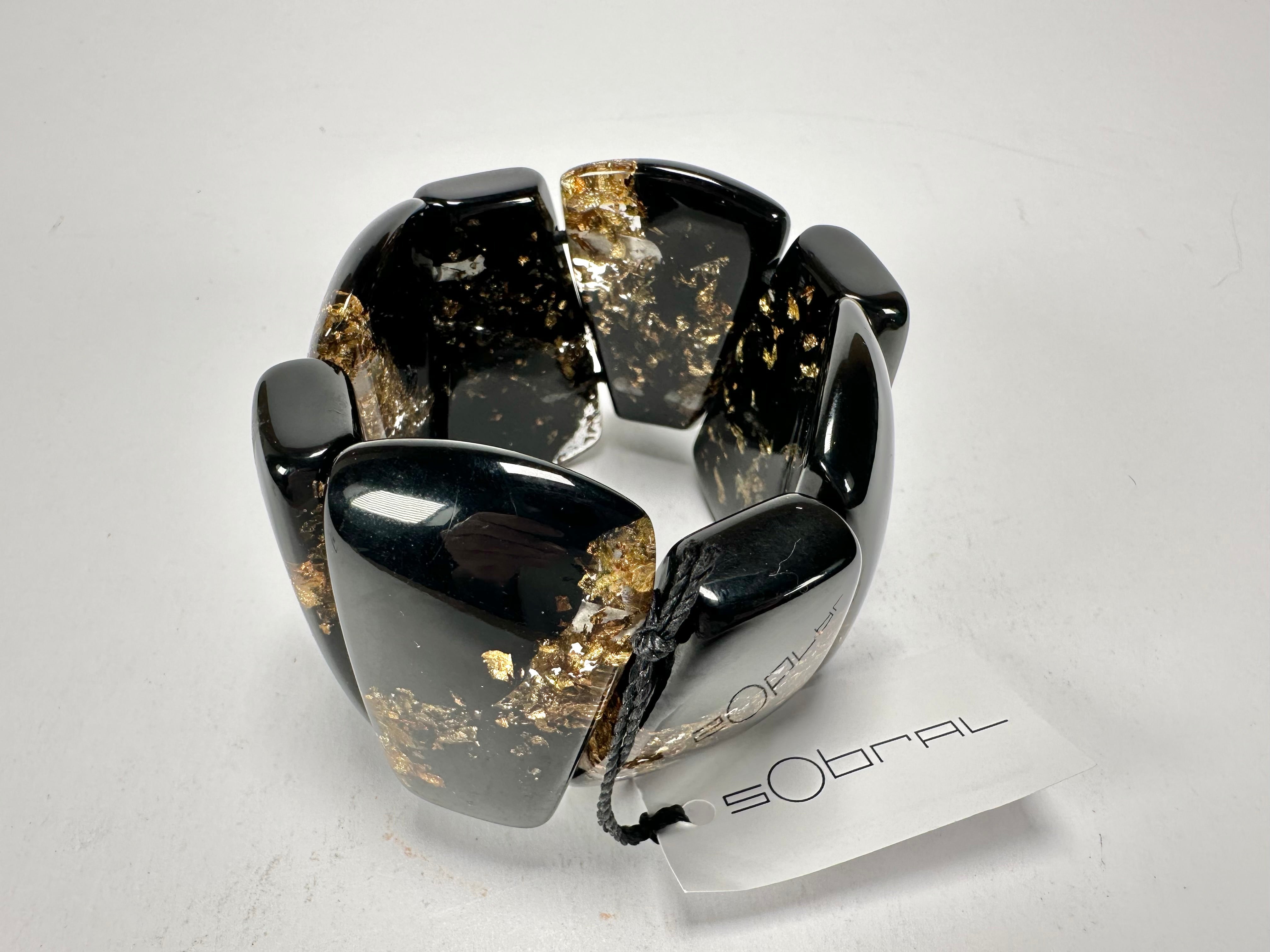 Sobral - Metalique "Rimla" Black & Gold Elasticated Resin Bracelet ( 004498 )
