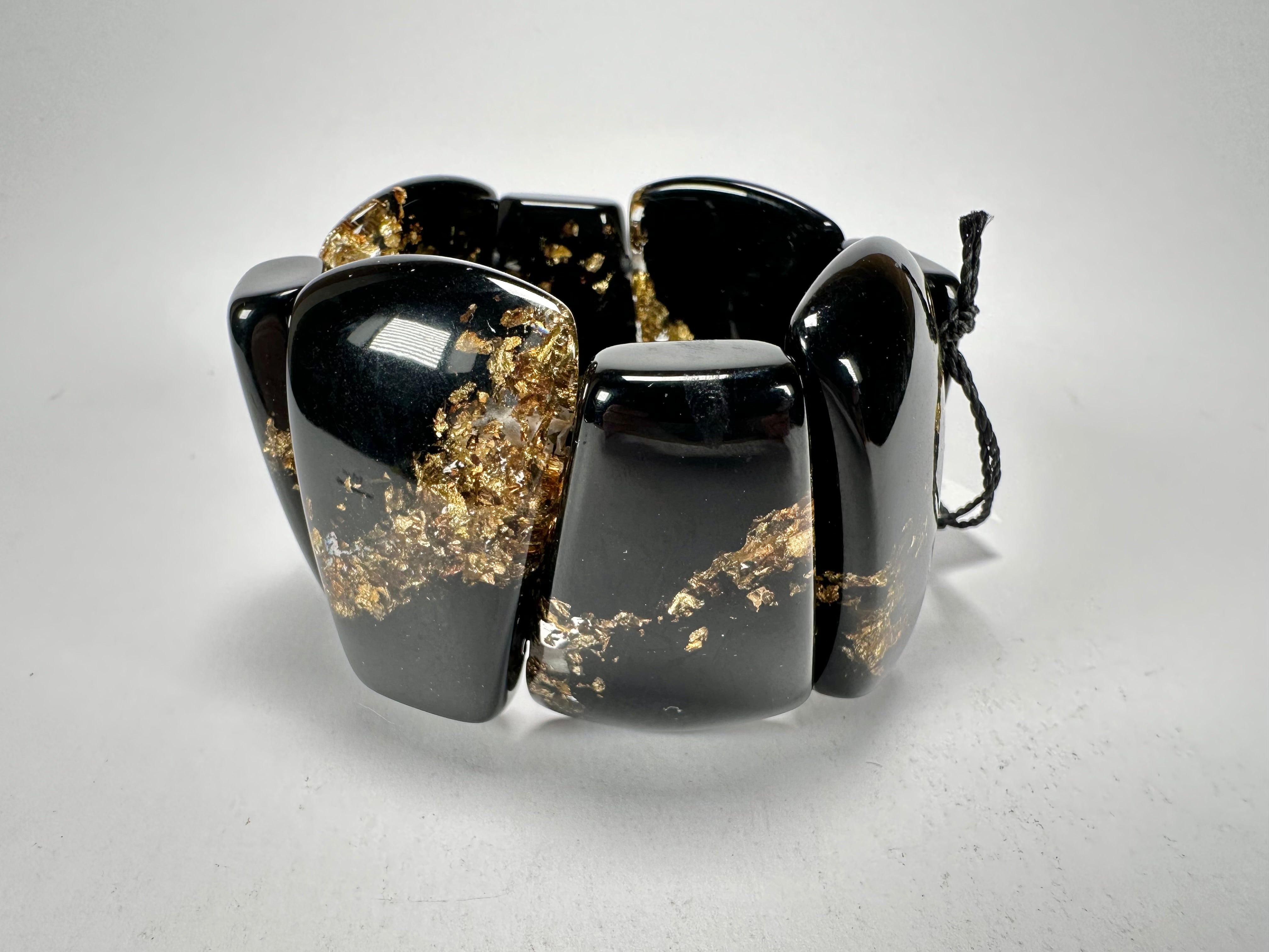 Sobral - Metalique "Rimla" Black & Gold Elasticated Resin Bracelet ( 004498 )
