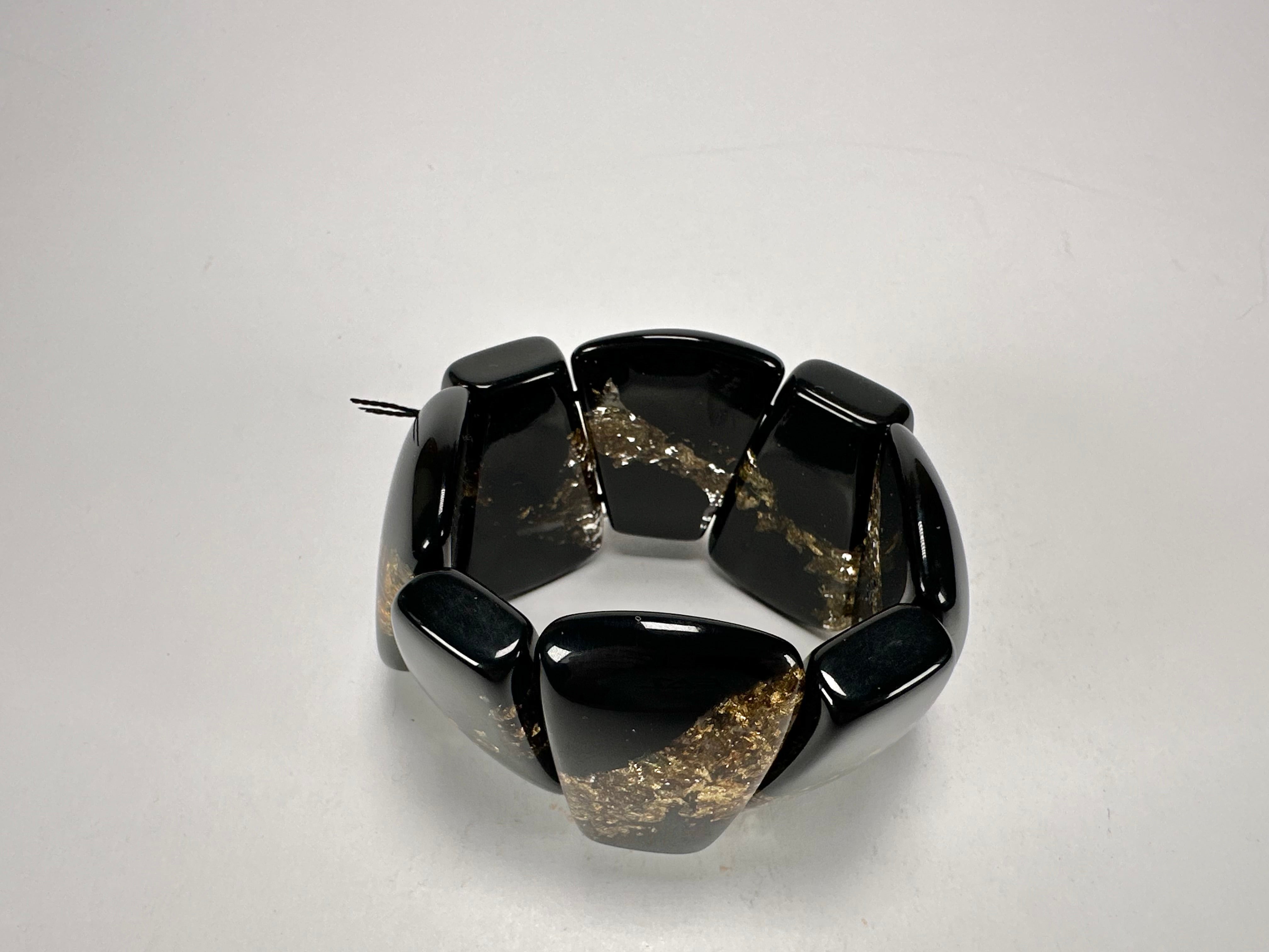 Sobral - Metalique "Rimla" Black & Gold Elasticated Resin Bracelet ( 004498 )