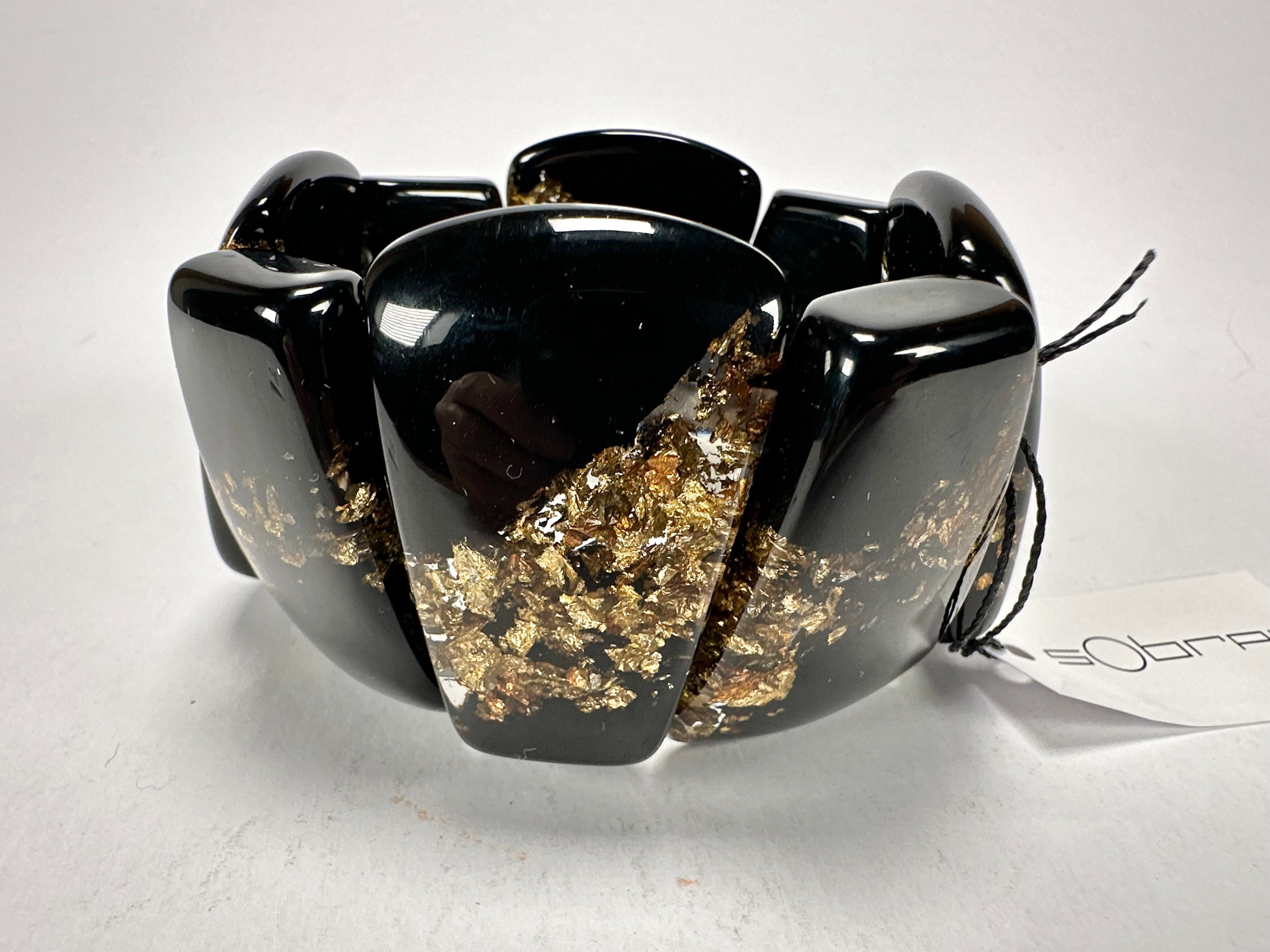 Sobral - Metalique "Rimla" Black & Gold Elasticated Resin Bracelet ( 004498 )