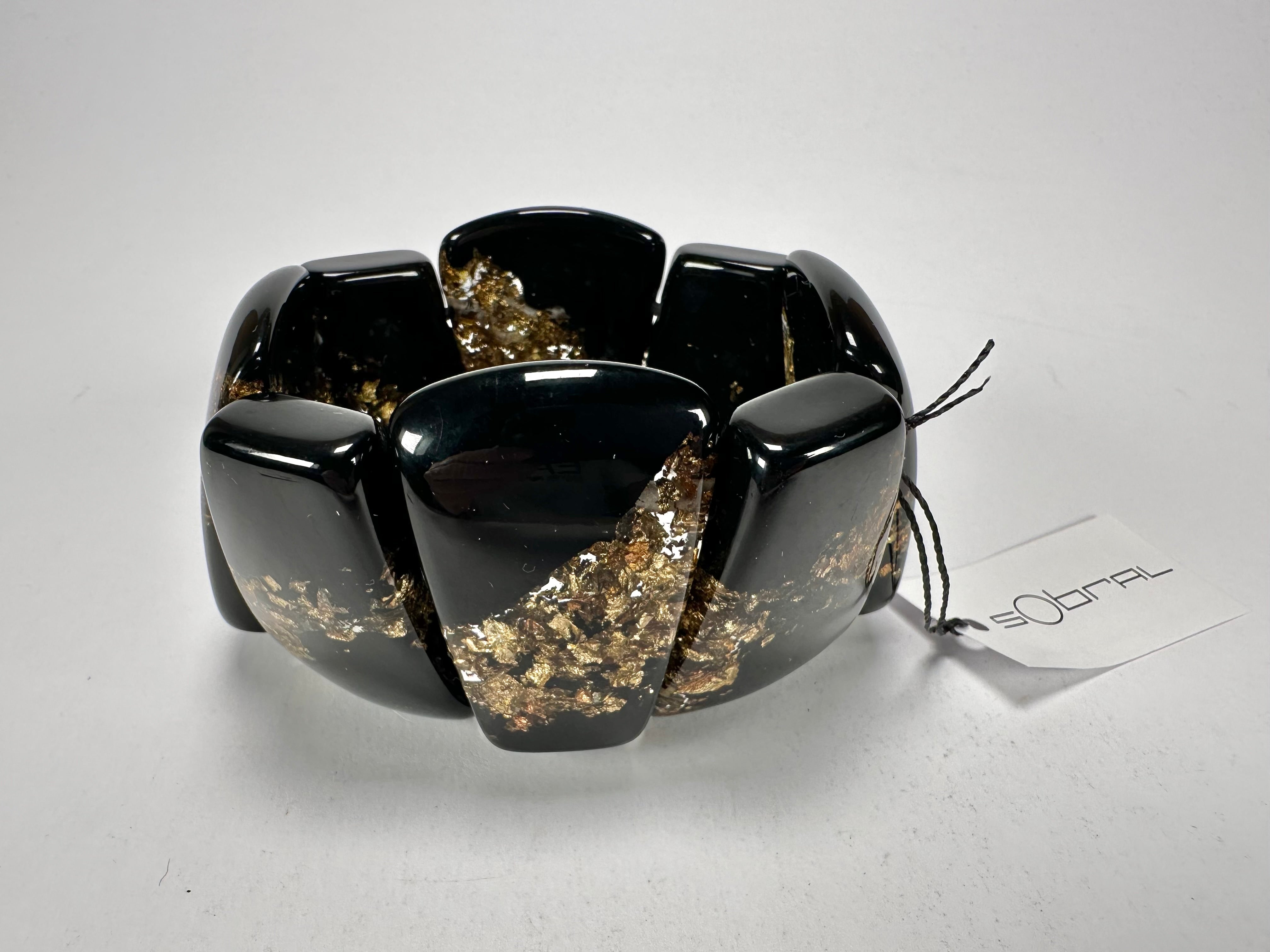 Sobral - Metalique "Rimla" Black & Gold Elasticated Resin Bracelet ( 004498 )