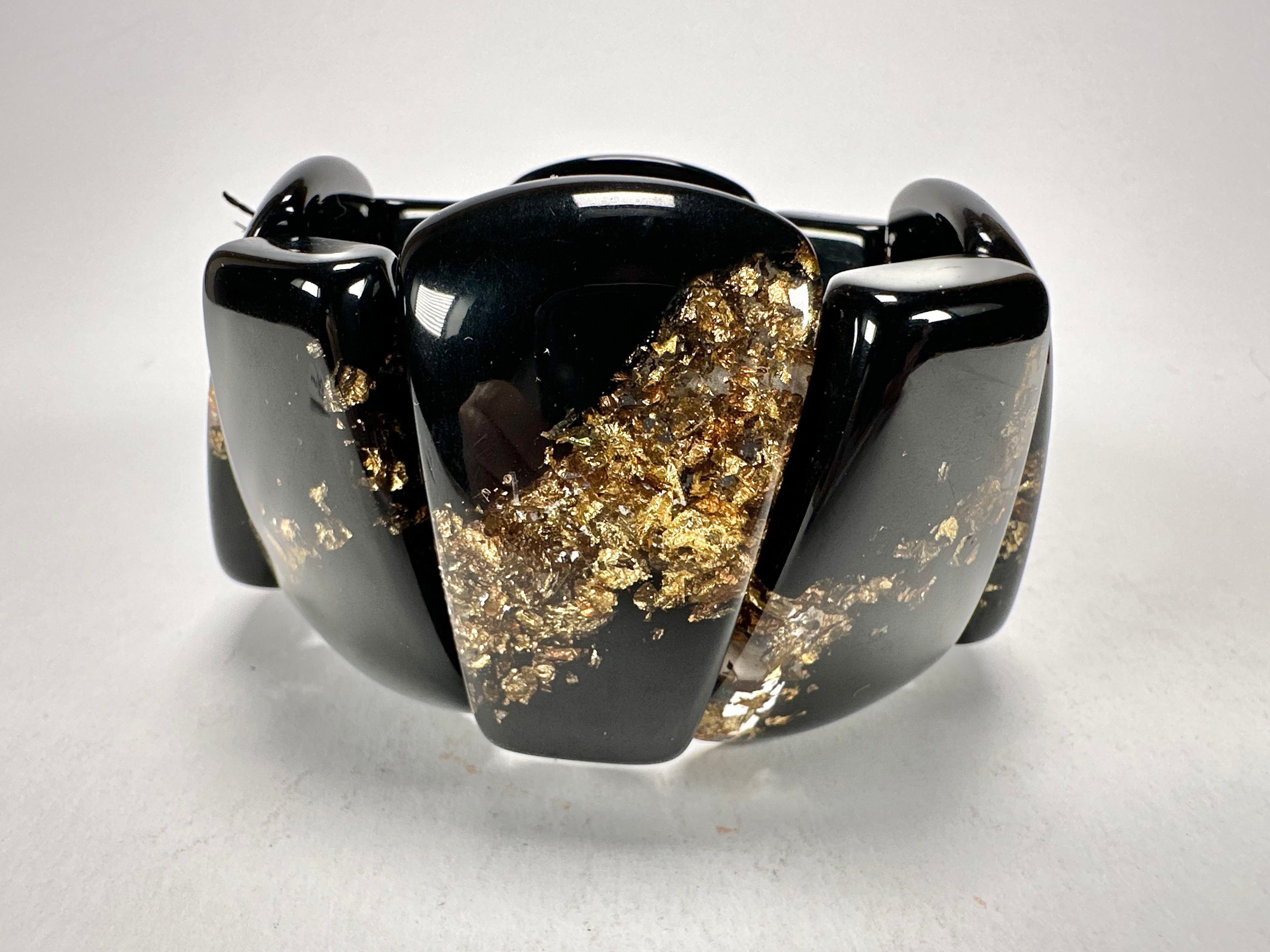 Sobral - Metalique "Rimla" Black & Gold Elasticated Resin Bracelet ( 004498 )
