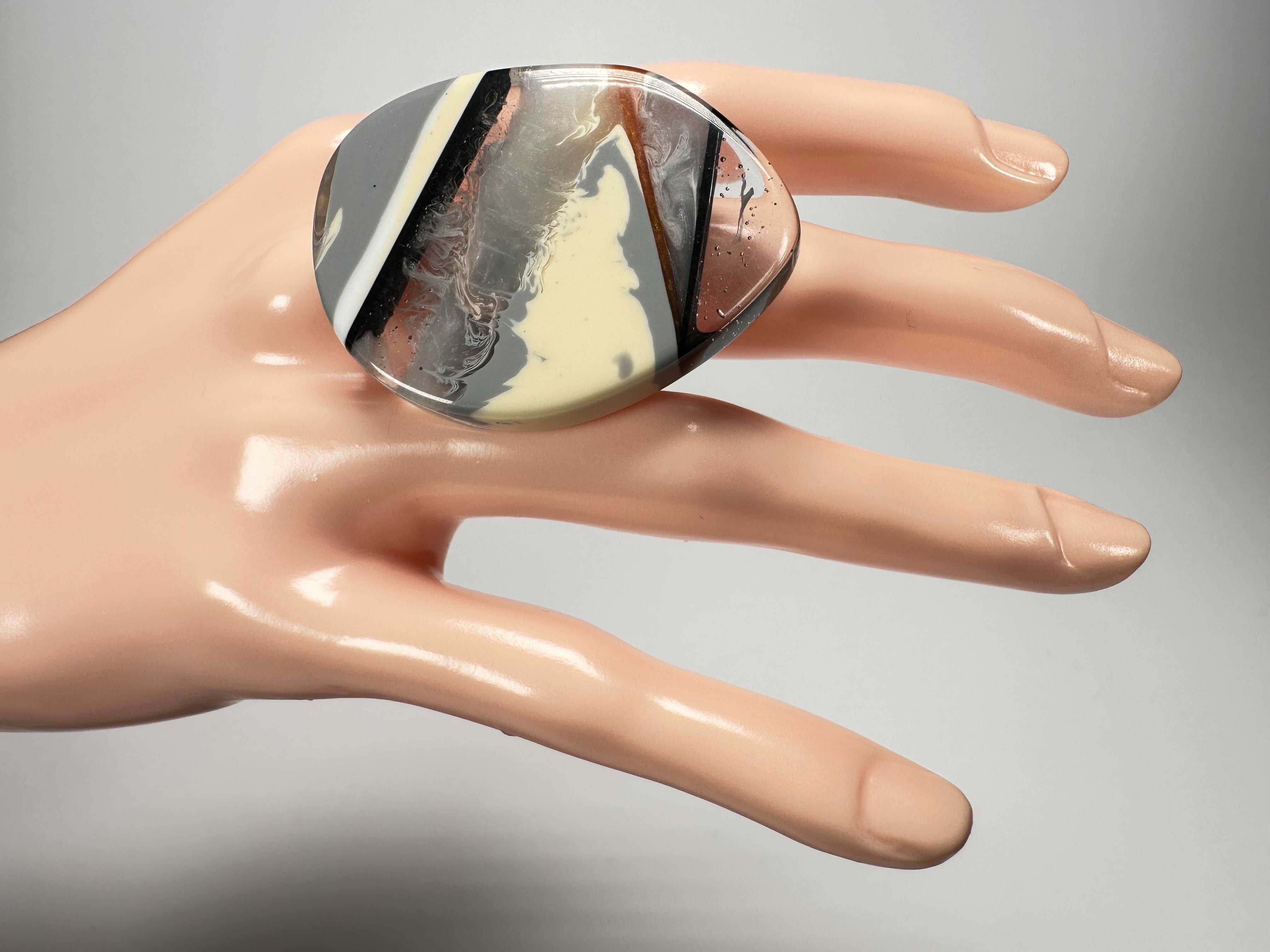 Sobral - Lágrima D'or "Namibia" Resin Ring ( 005113 ) - Size UK P / US 7.5