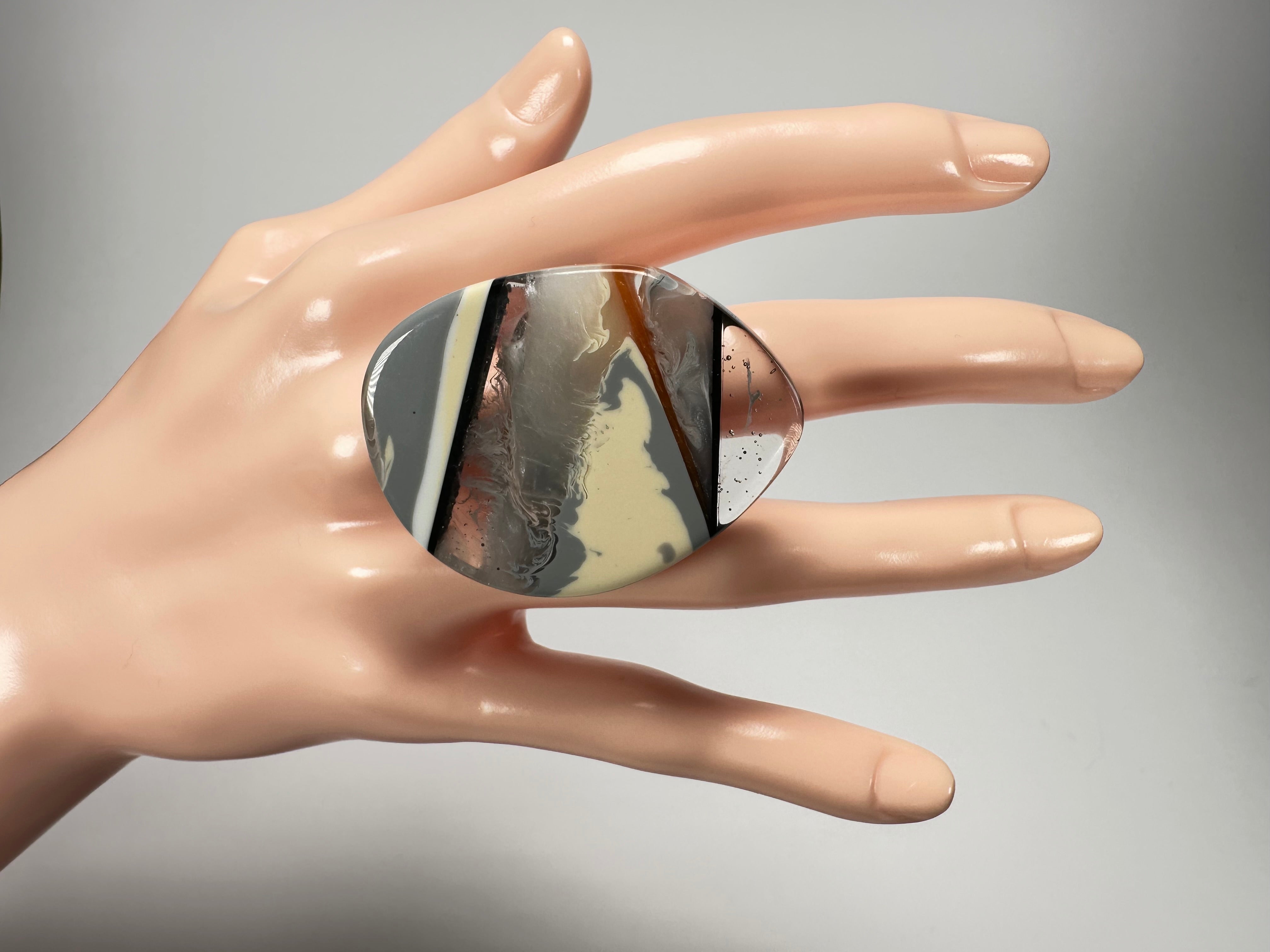 Sobral - Lágrima D'or "Namibia" Resin Ring ( 005113 ) - Size UK P / US 7.5