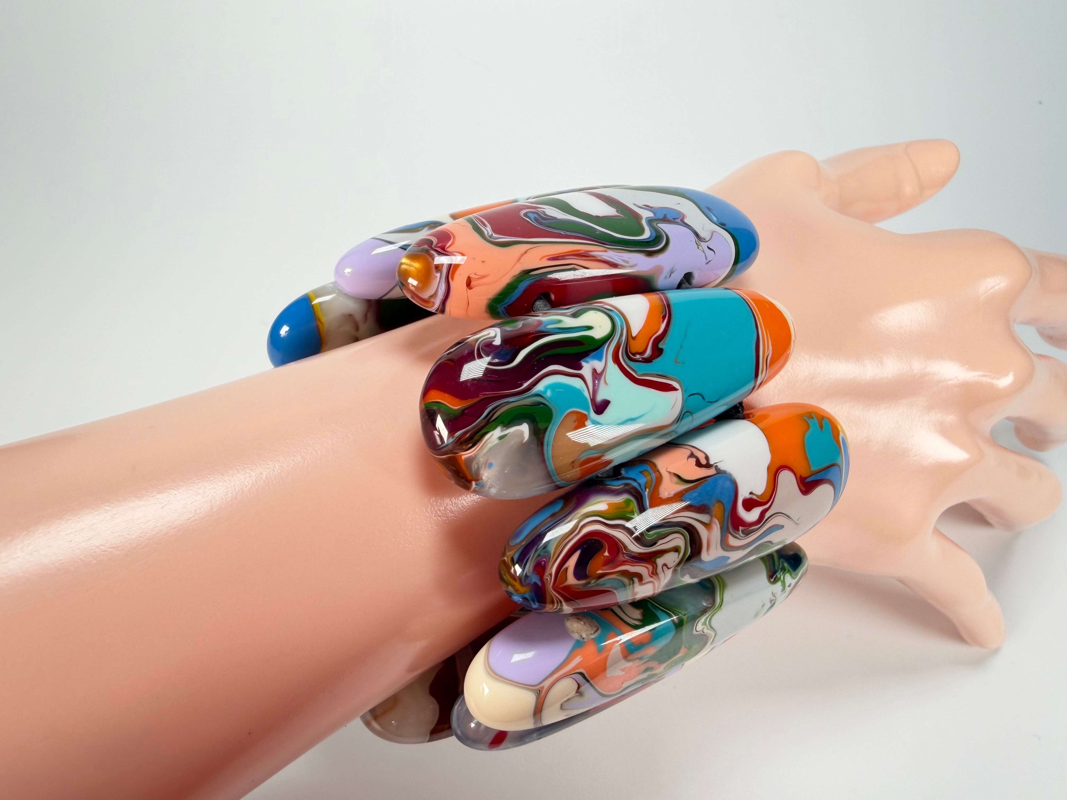 Sobral - Multi-Colour "Leaf" Pollock Elasticated Resin Bracelet ( 005520 )