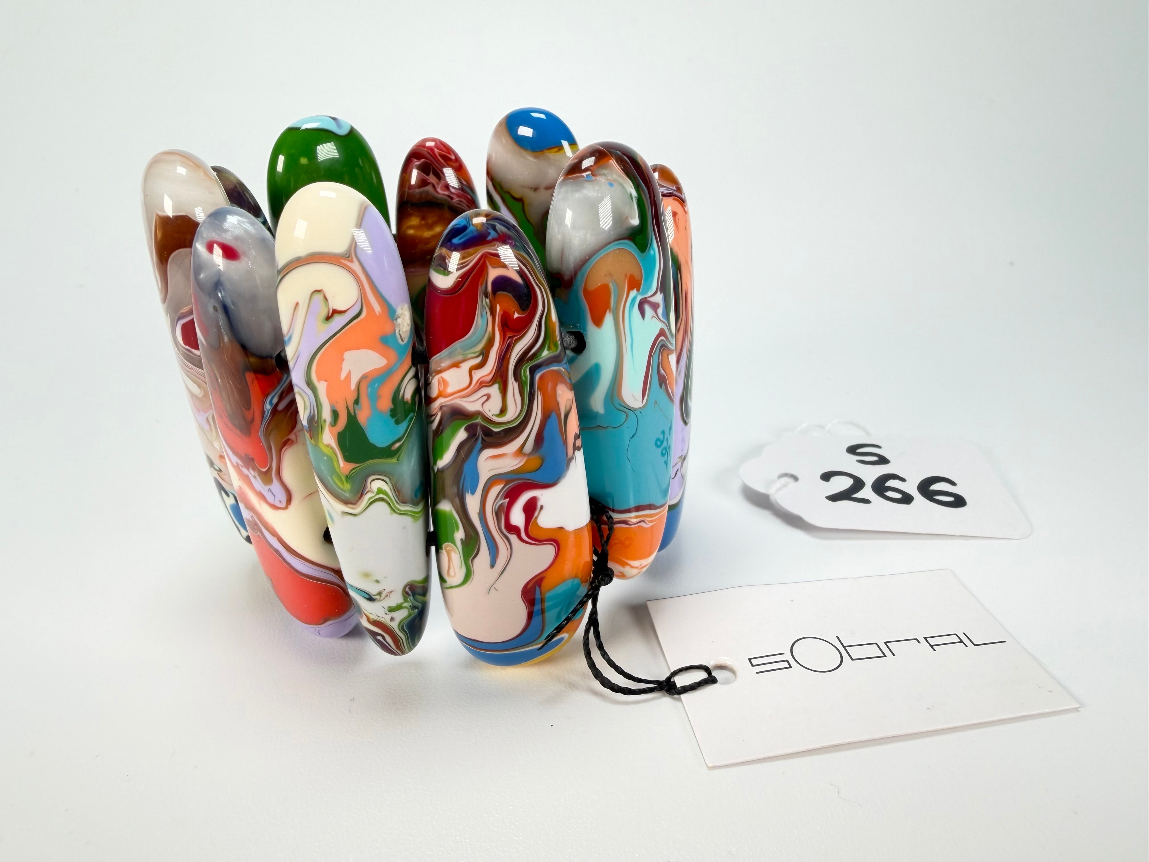 Sobral - Multi-Colour "Leaf" Pollock Elasticated Resin Bracelet ( 005520 )