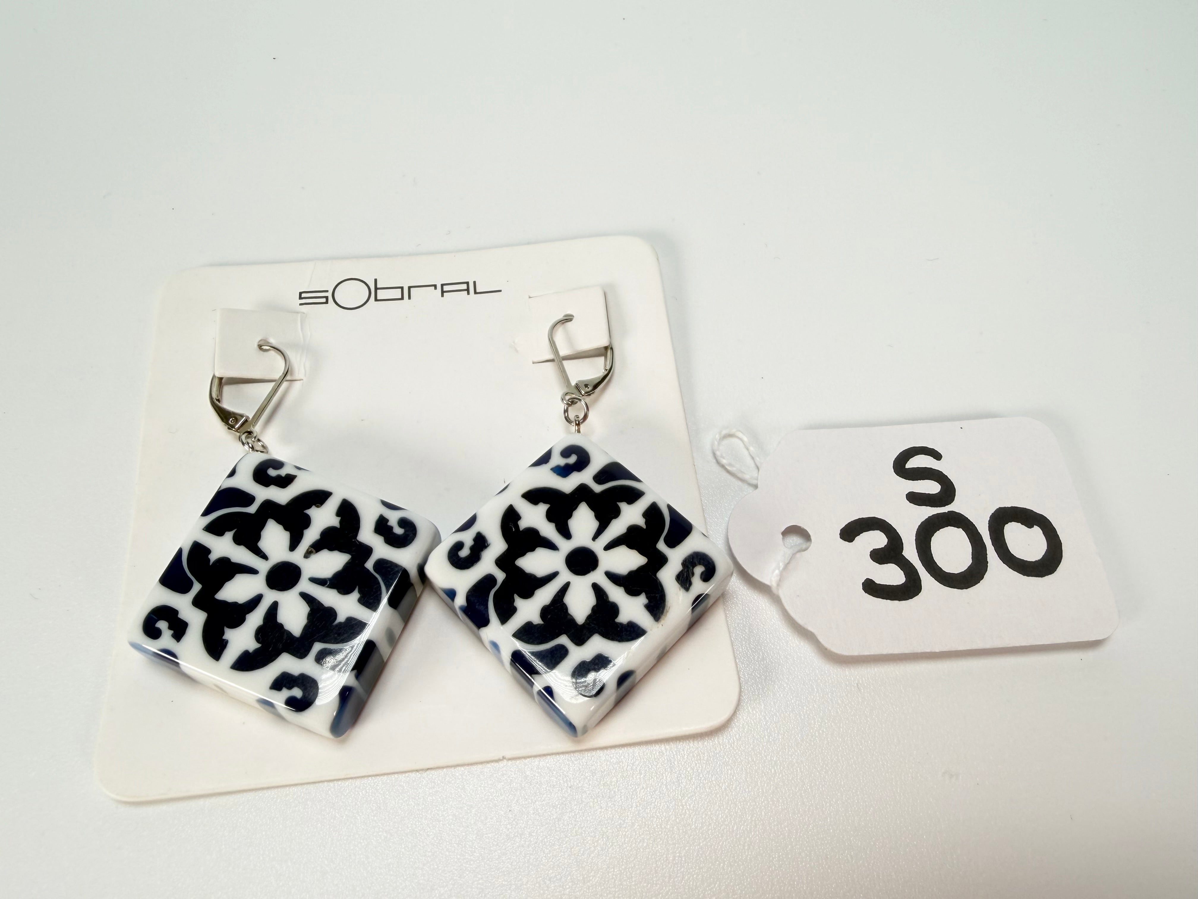 Sobral - Lisboa "Diamond Plate" Resin Earrings ( 005493 )