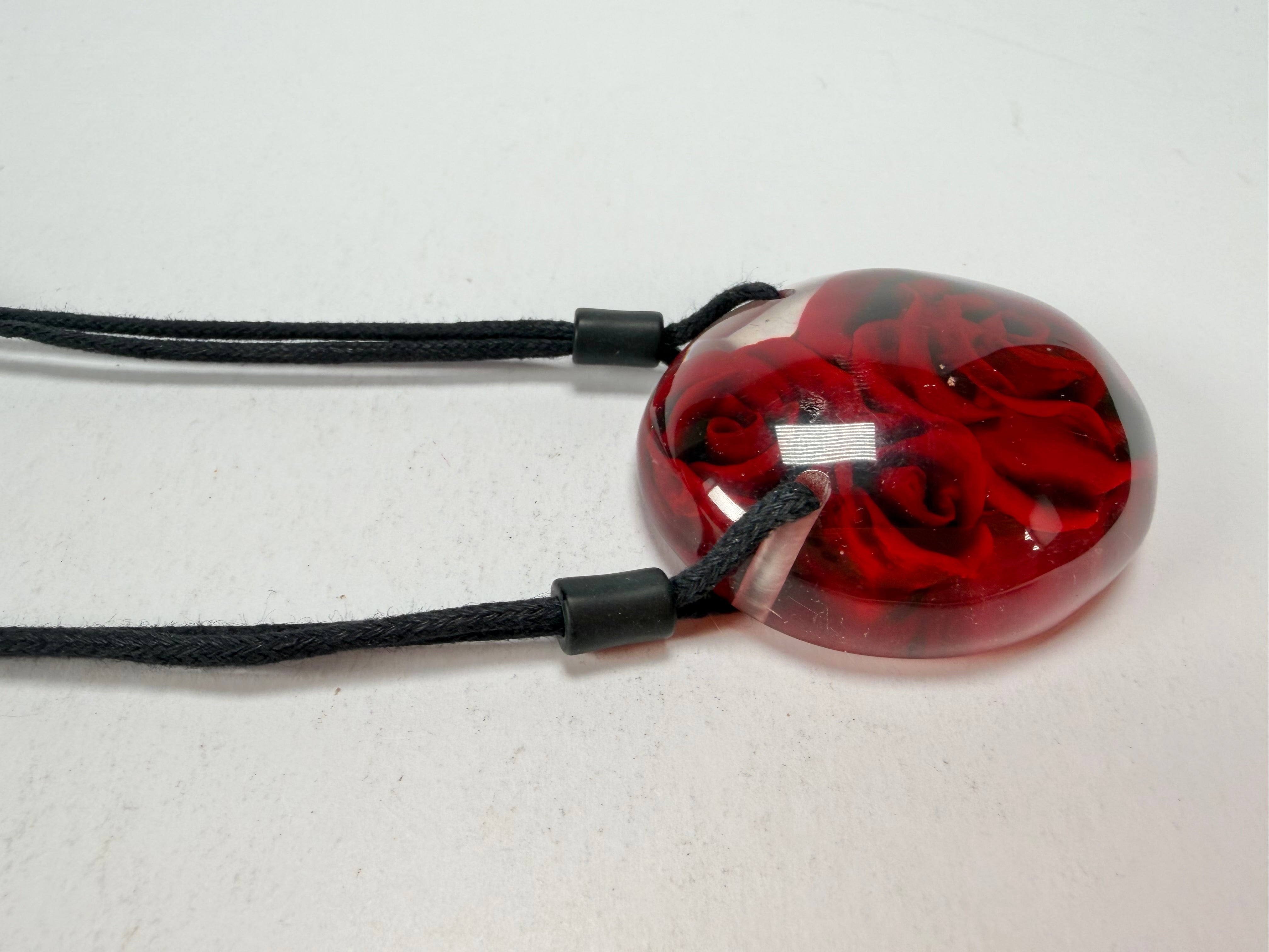 Sobral - Roses "Vega" Resin Necklace ( 003848 )