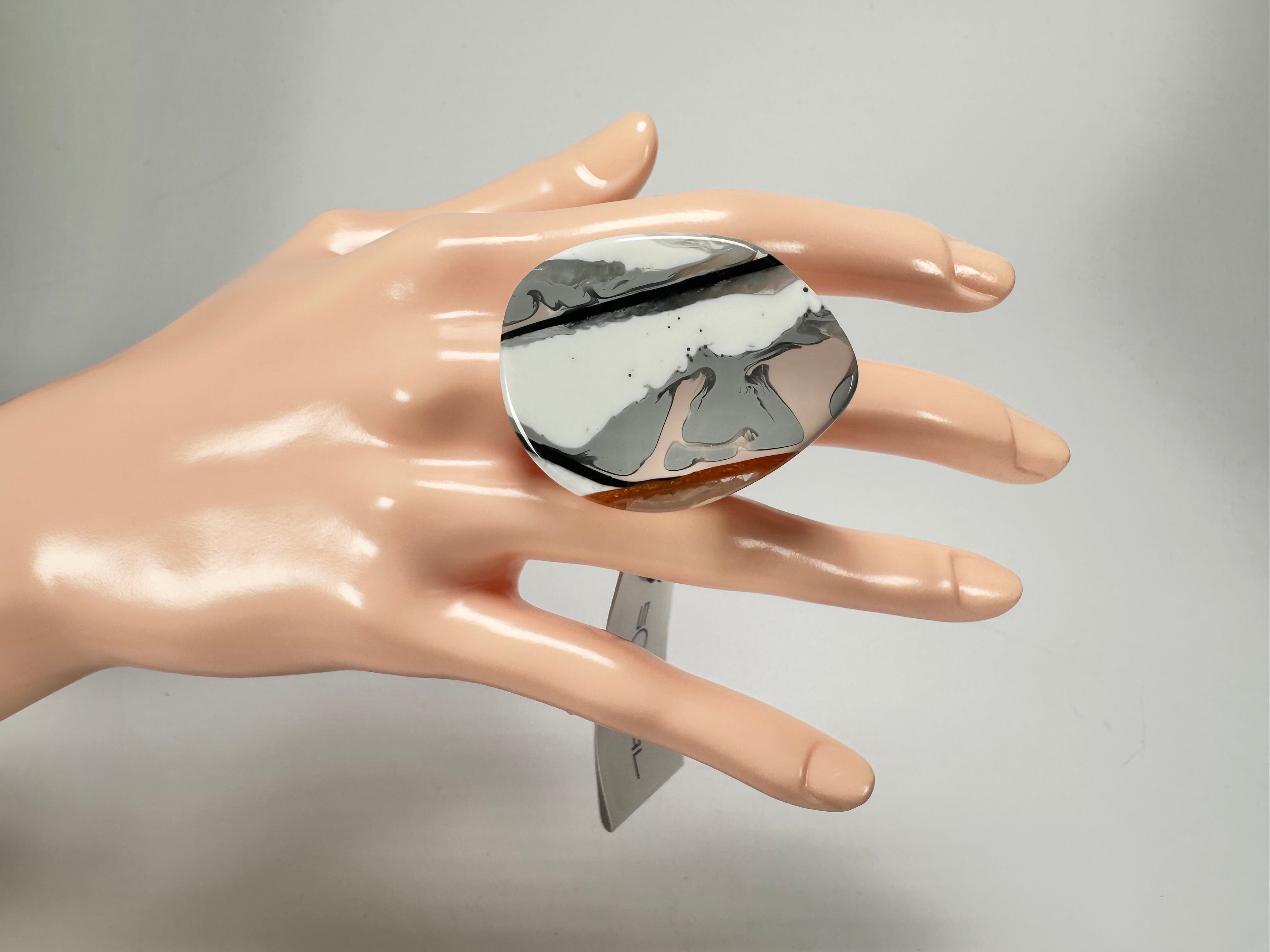 Sobral - Lágrima D'or "Namibia" Resin Ring ( 005113 ) - Size UK U / US 10.5