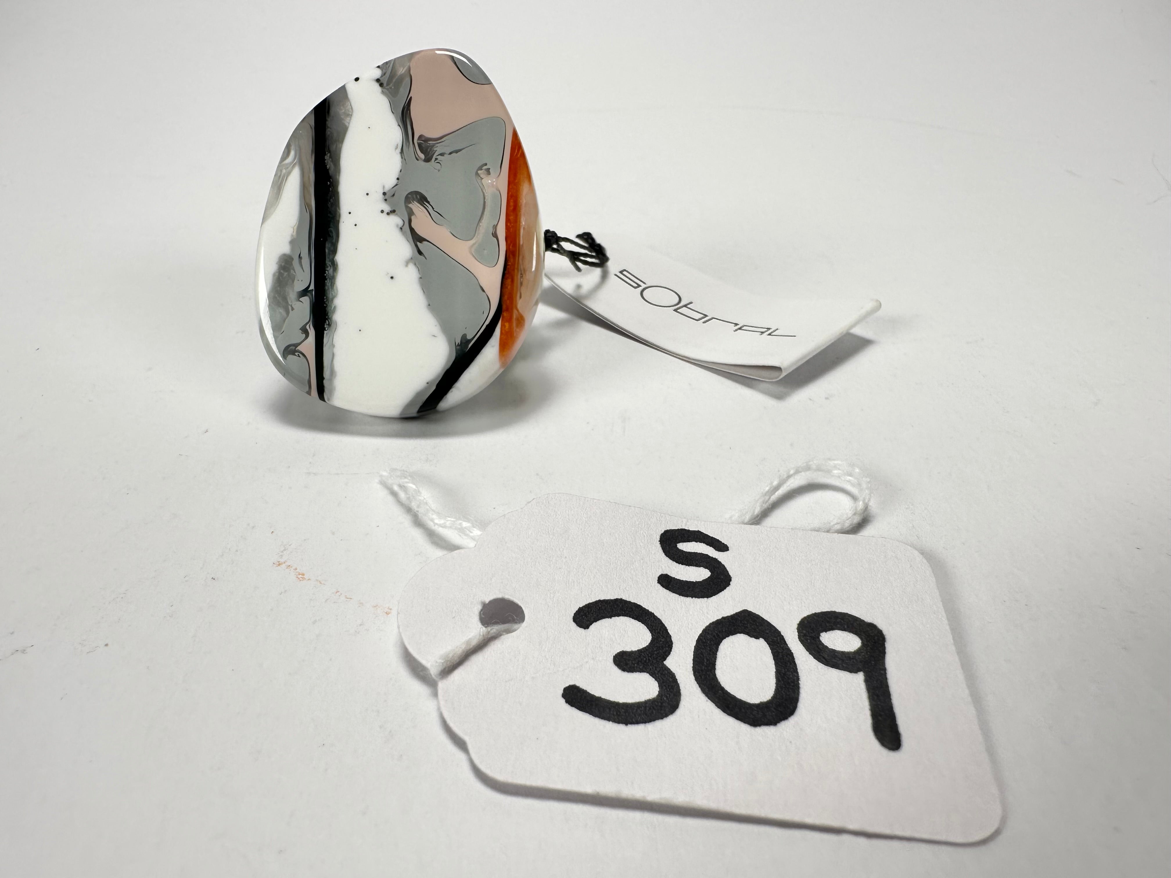 Sobral - Lágrima D'or "Namibia" Resin Ring ( 005113 ) - Size UK U / US 10.5