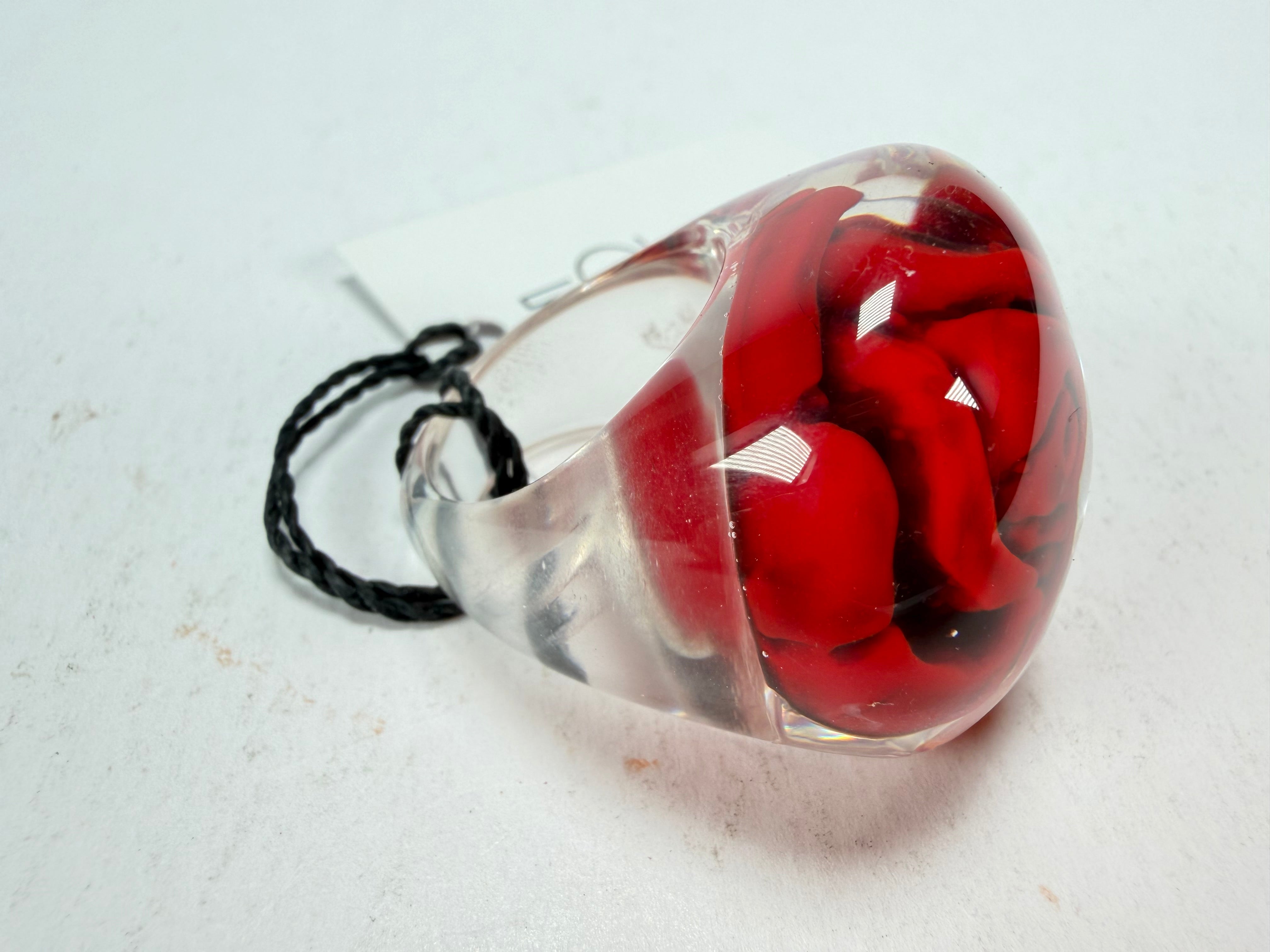 Sobral - Roses "Dukat Inteiro" Resin Ring ( 003852 ) - Size UK Q / US 8