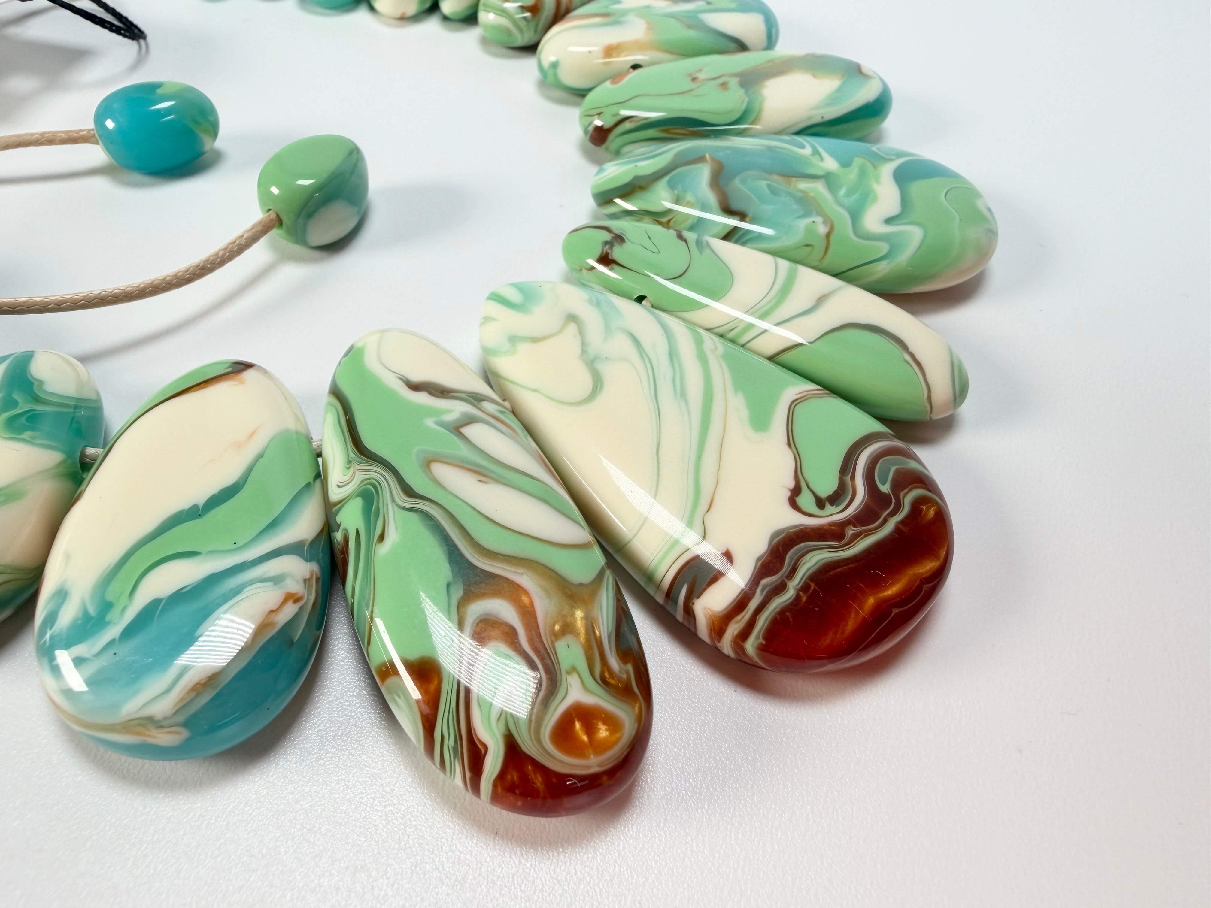 Sobral - Eteria "Marou" Resin Necklace ( 005422 )