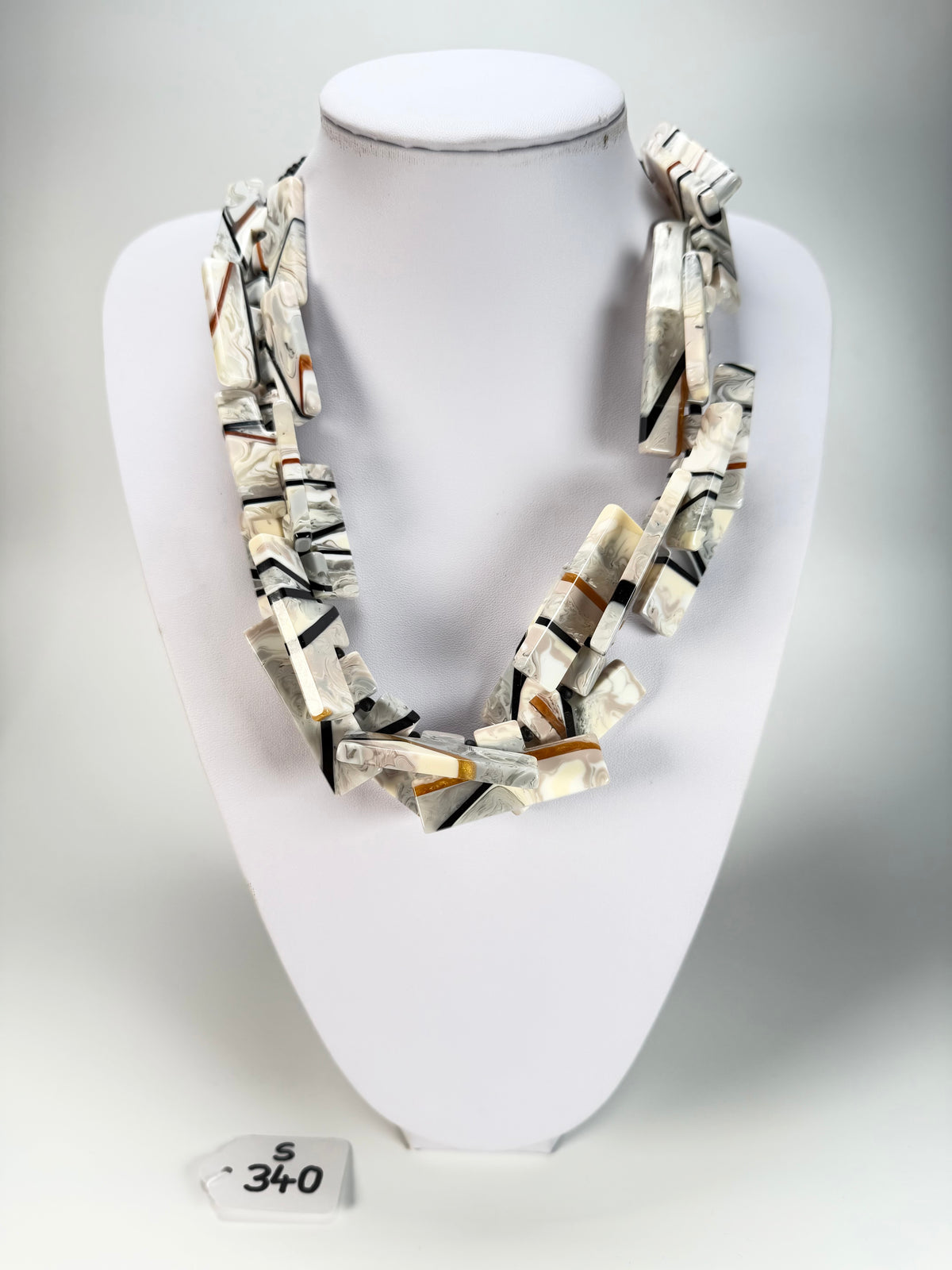 Sobral - Lágrima D'or "Neoconcretismo" Resin Necklace ( 003885 )