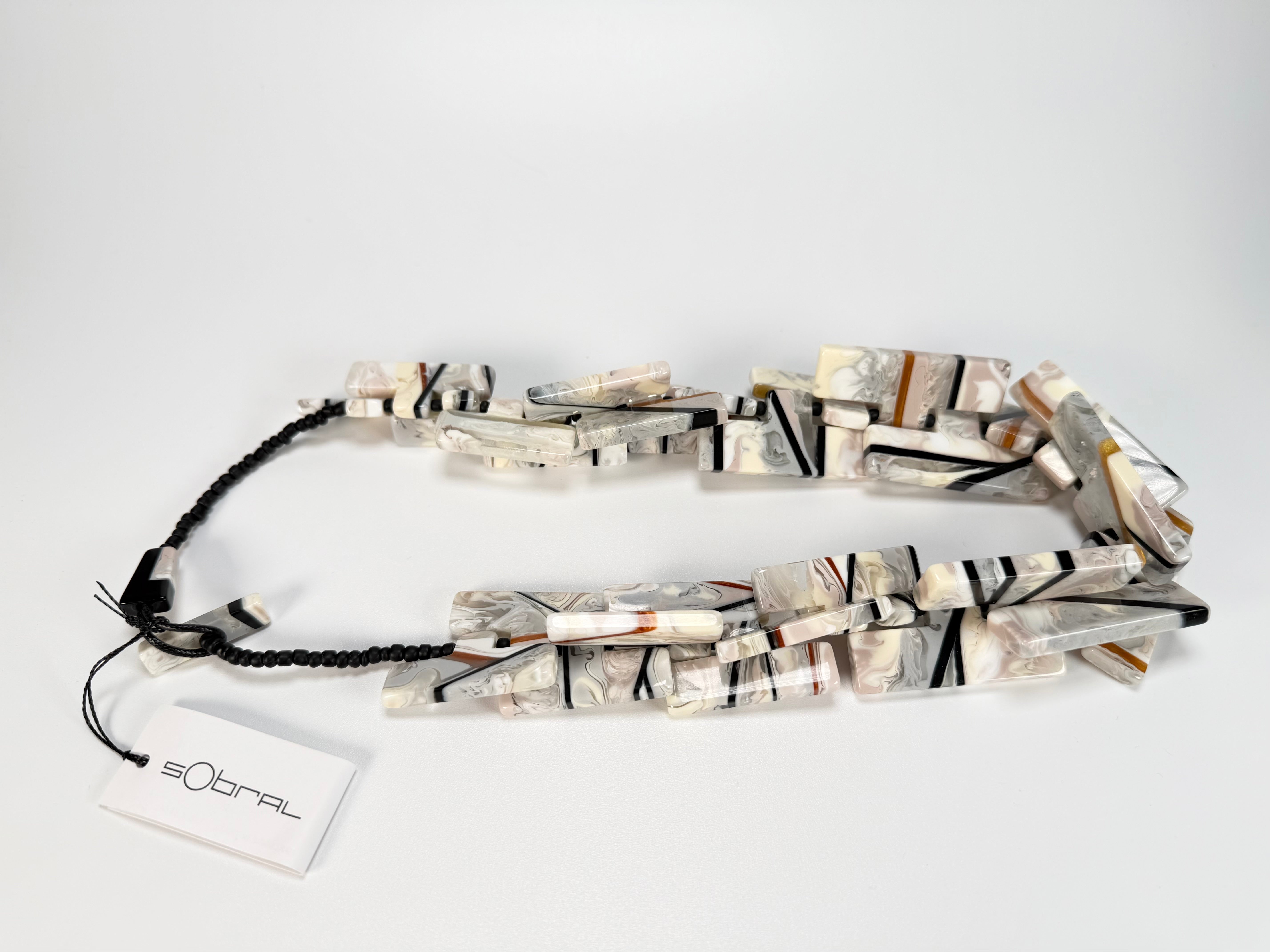 Sobral - Lágrima D'or "Neoconcretismo" Resin Necklace ( 003885 )