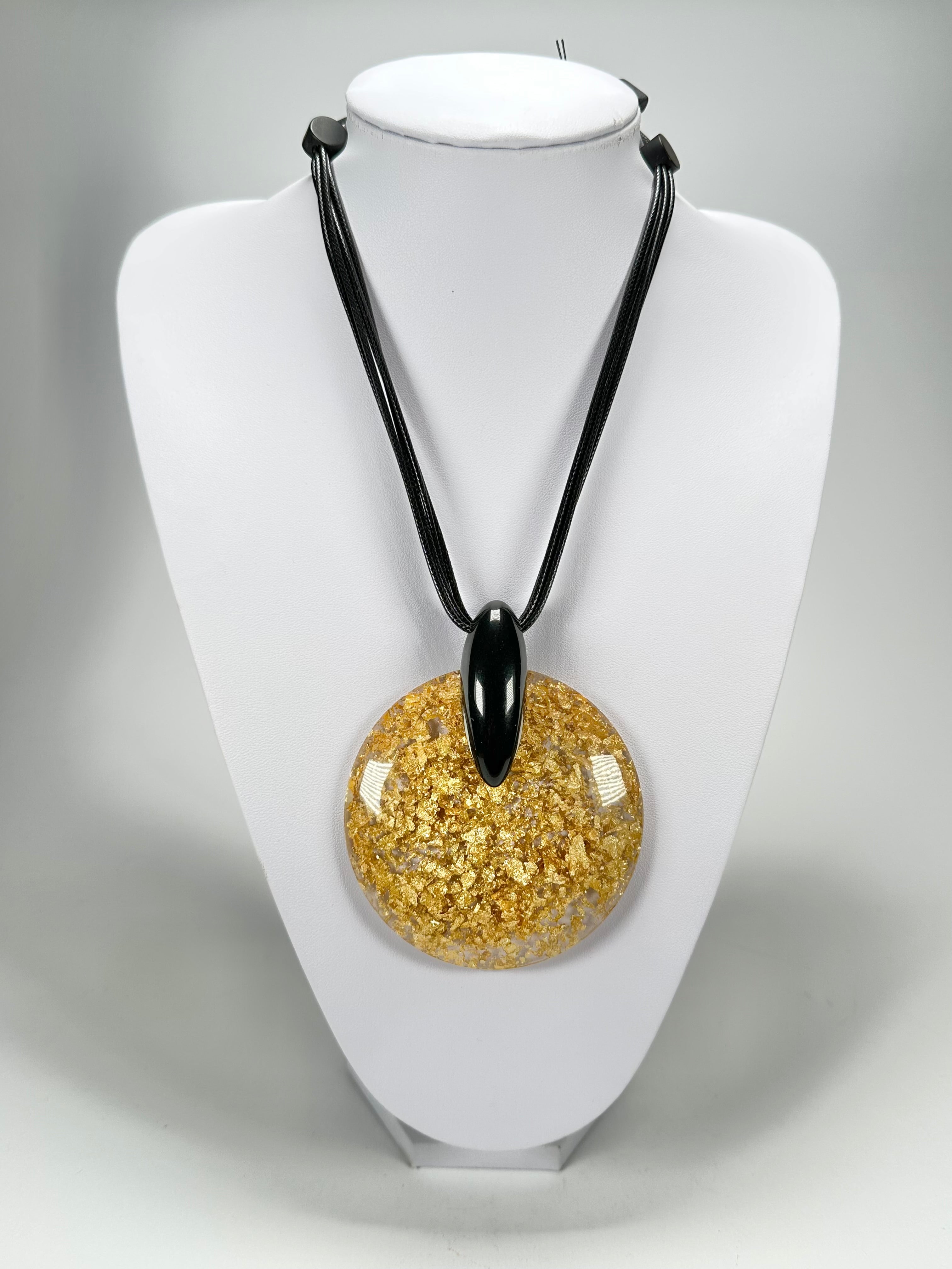Sobral - Metalique "Eolia Disk" Resin Necklace ( 002858 )