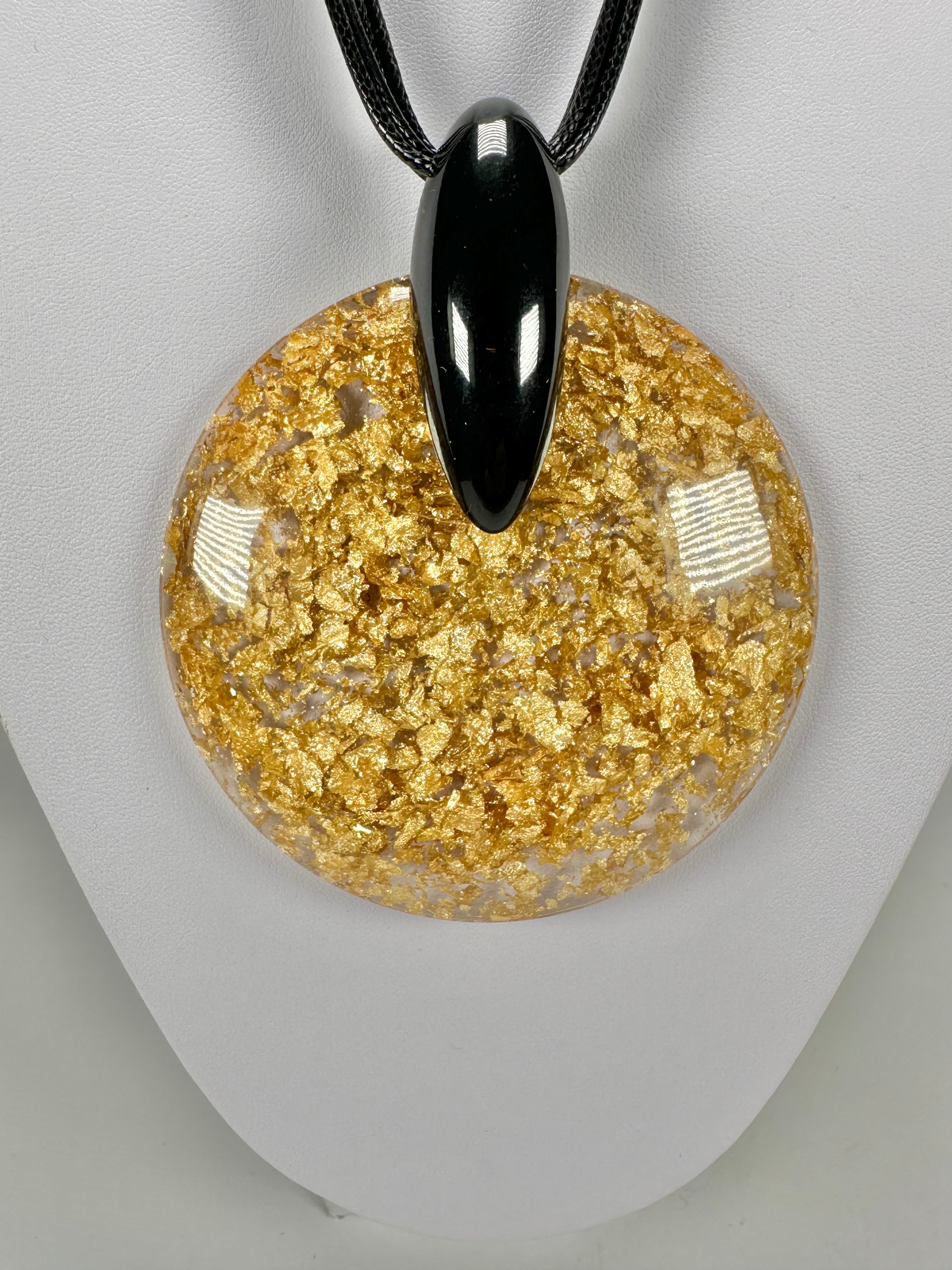 Sobral - Metalique "Eolia Disk" Resin Necklace ( 002858 )